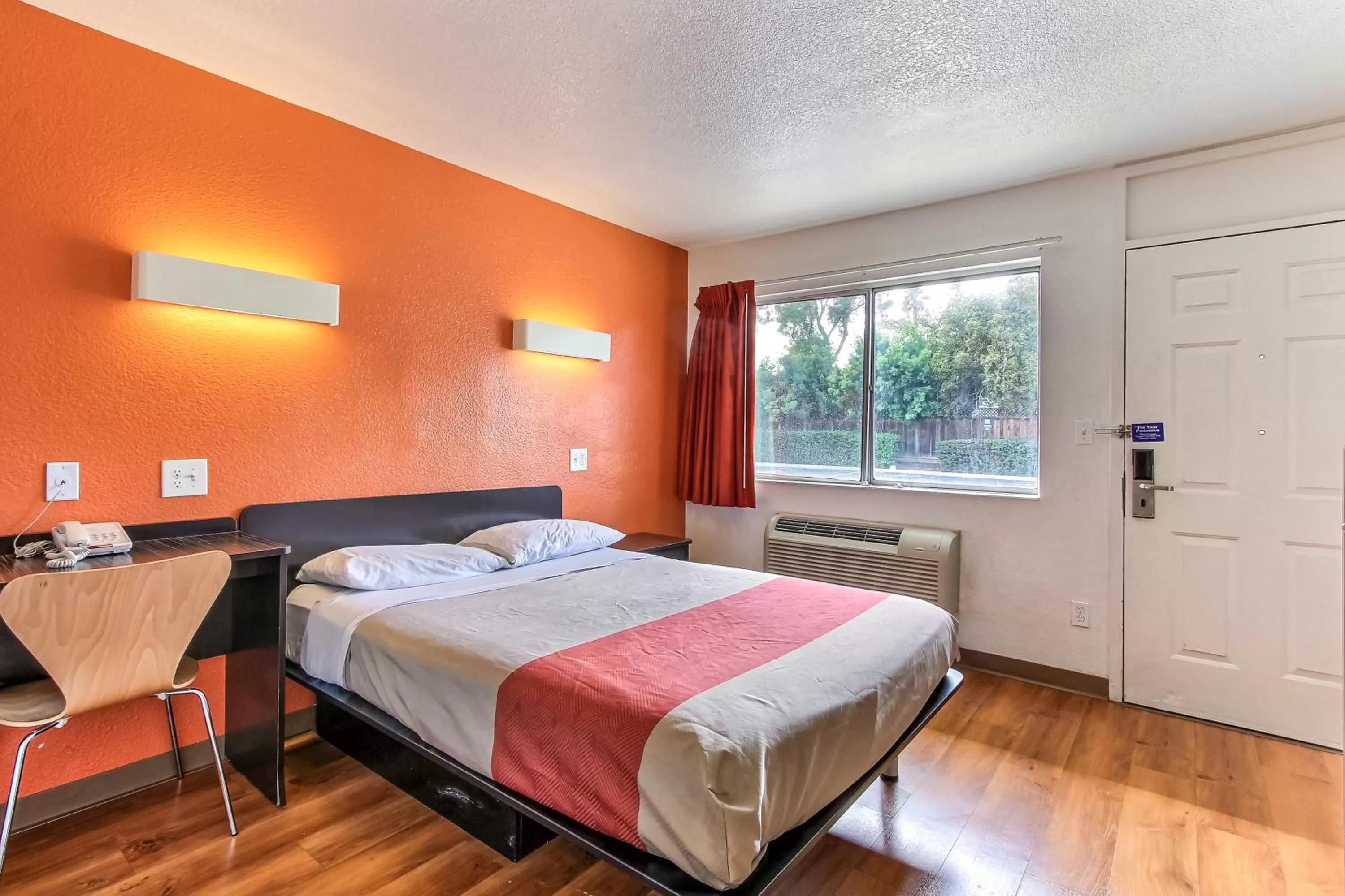 Photo of the whole room, Bed in Motel 6-Santa Clara, CA