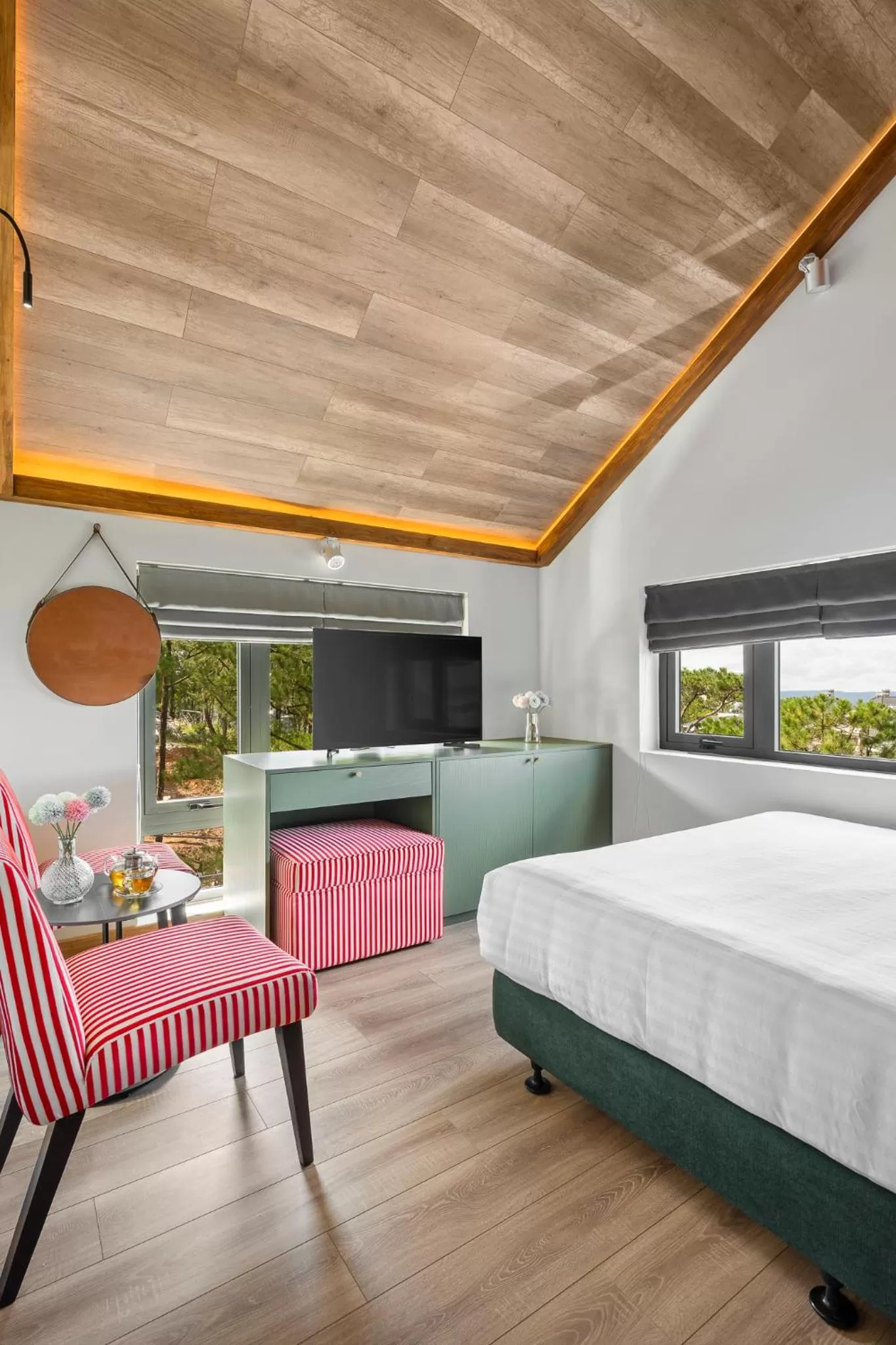 Bed in De La Sol Villa Dalat