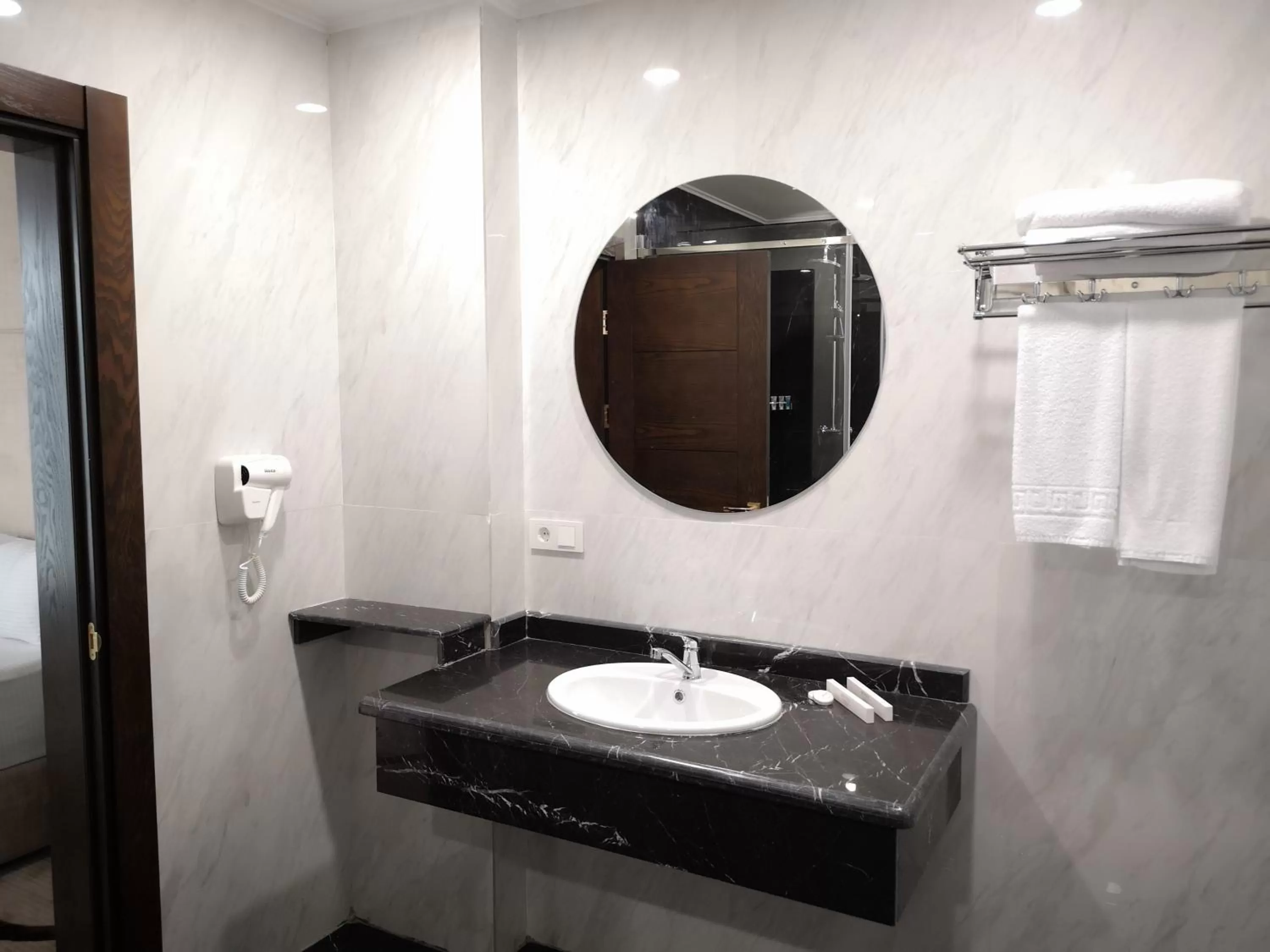 Bathroom in East Palace Hotel