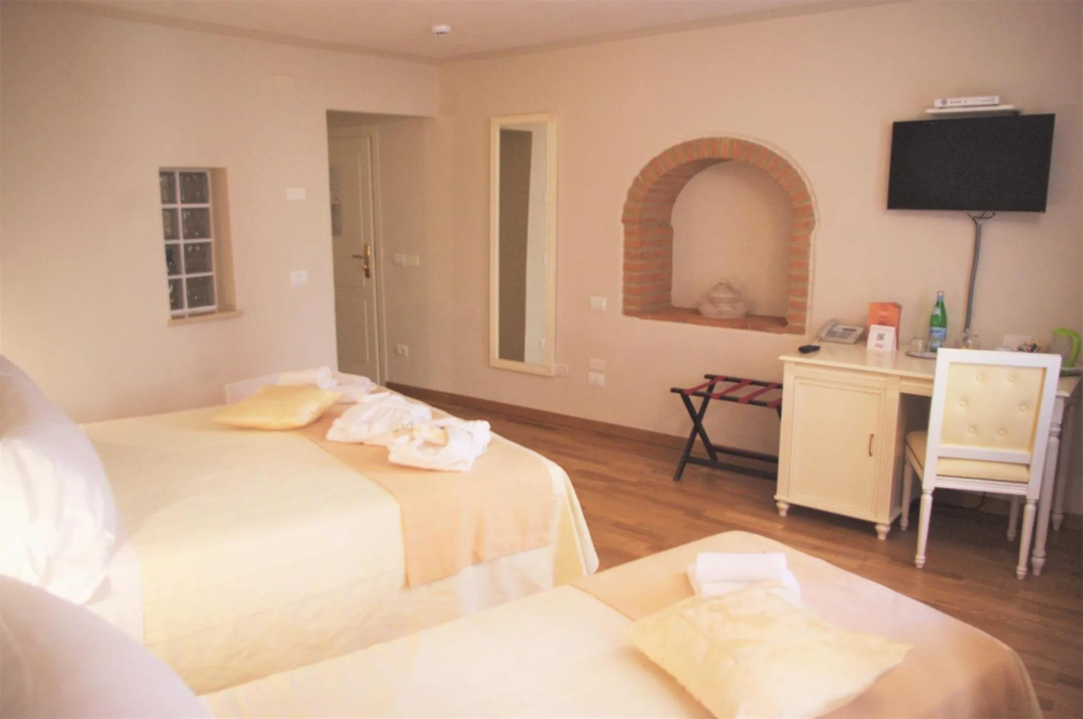 Bed in Hotel Volterra In Superior