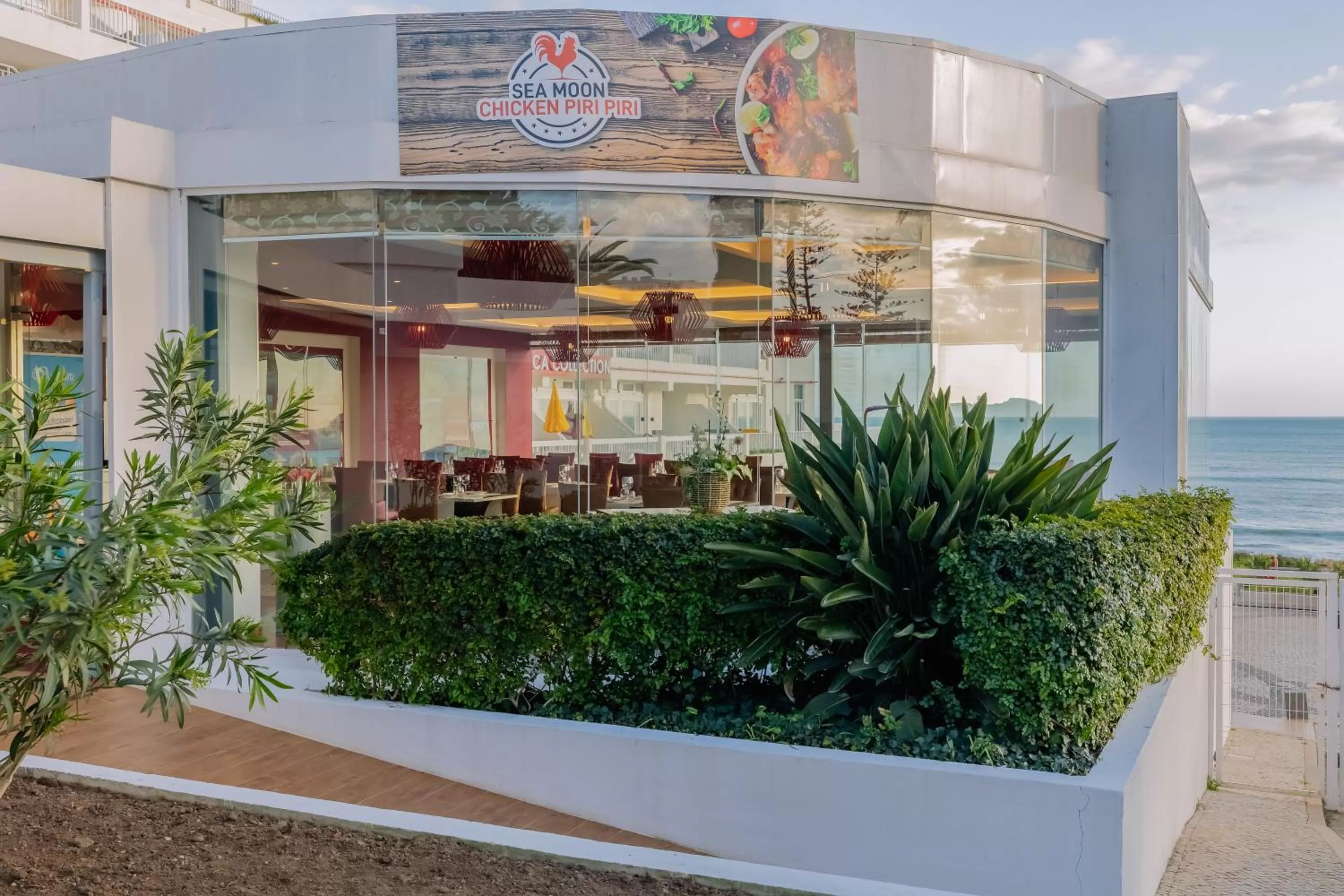 Restaurant/places to eat in Monicca Collection Suites and Residences