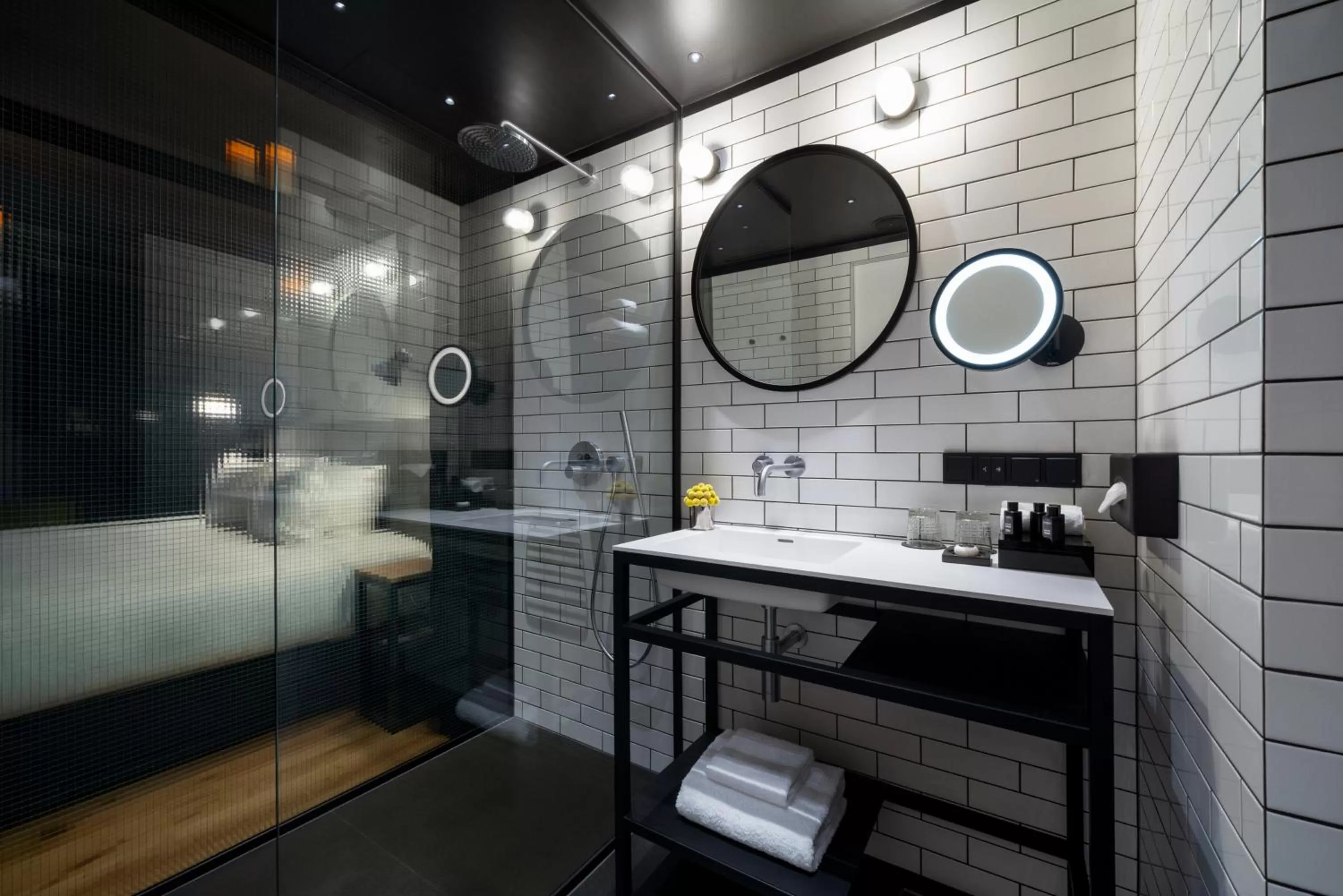 Shower in The Bridge Wroclaw - MGallery