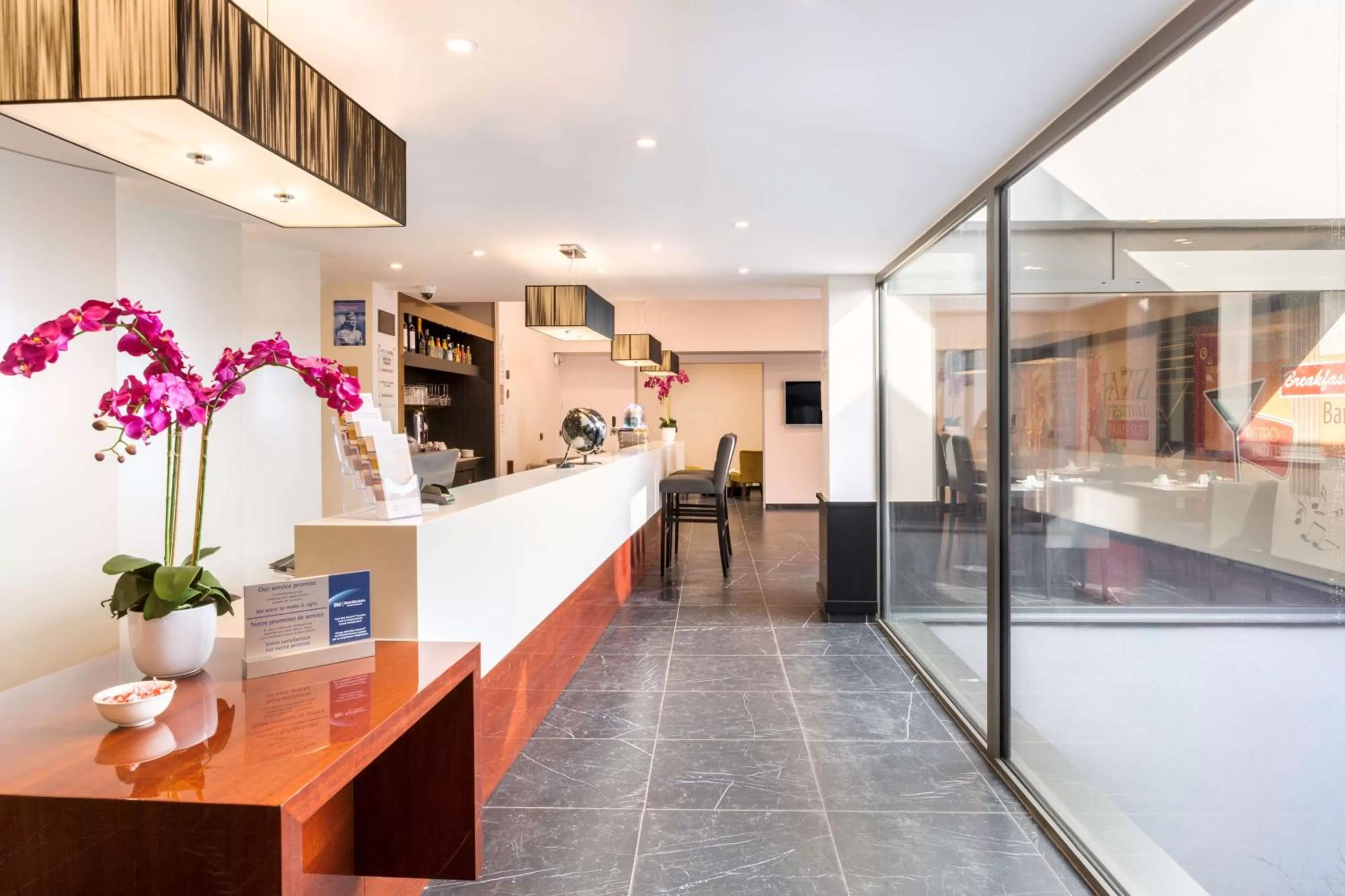 Lounge or bar in Best Western Hôtel Journel Paris Sud