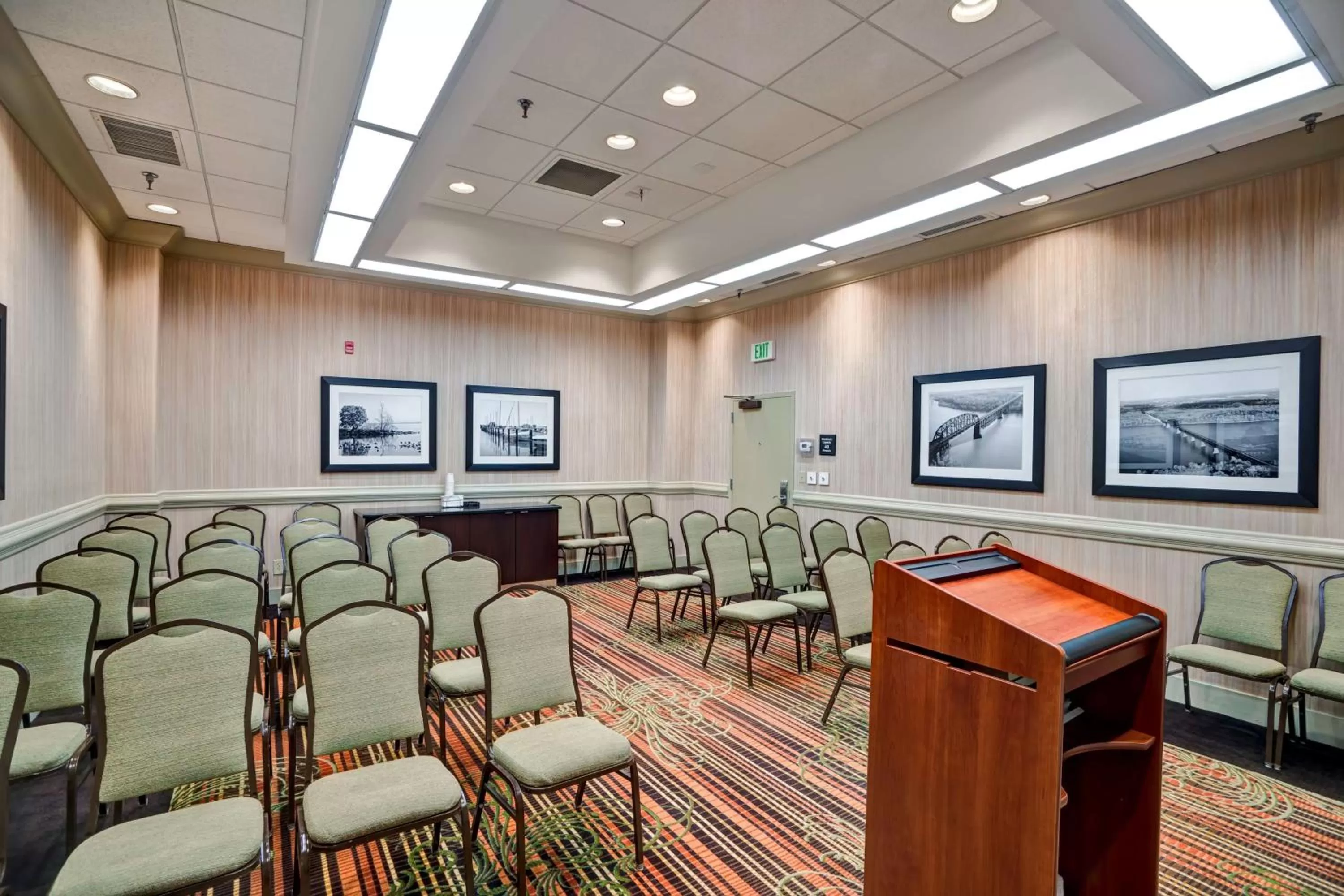 Meeting/conference room in Hampton Inn Baltimore/Glen Burnie