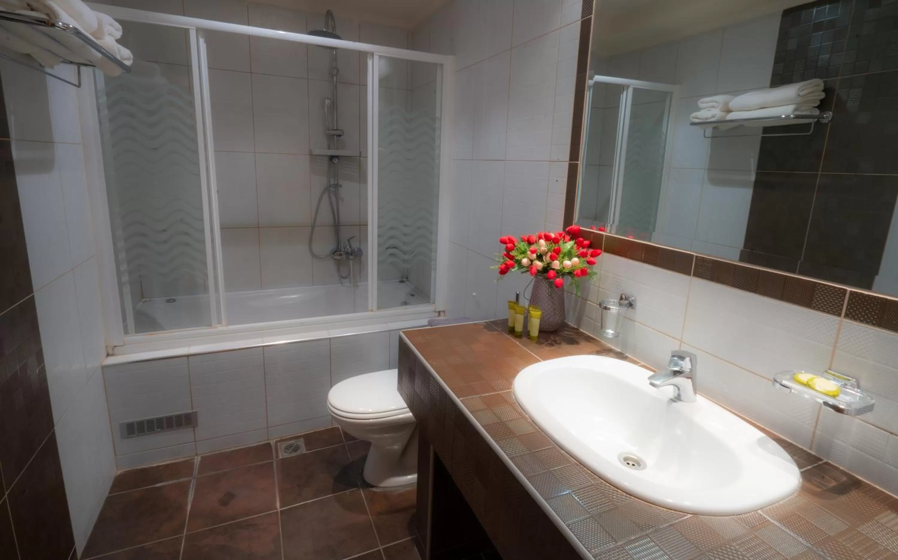 Shower in Pantelidis Hotel & Spa