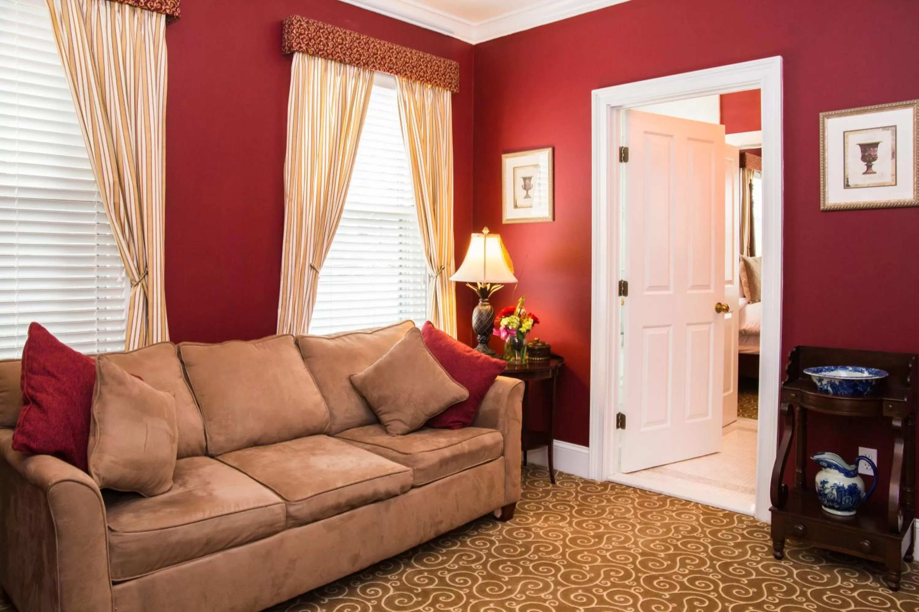 Seating area in Almondy Inn Bed & Breakfast