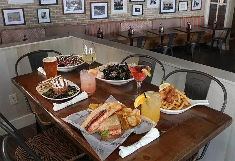 Food and drinks in Montreal Beach Resort