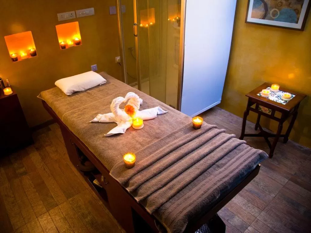 Spa and wellness centre/facilities, Bed in Acron Waterfront Resort