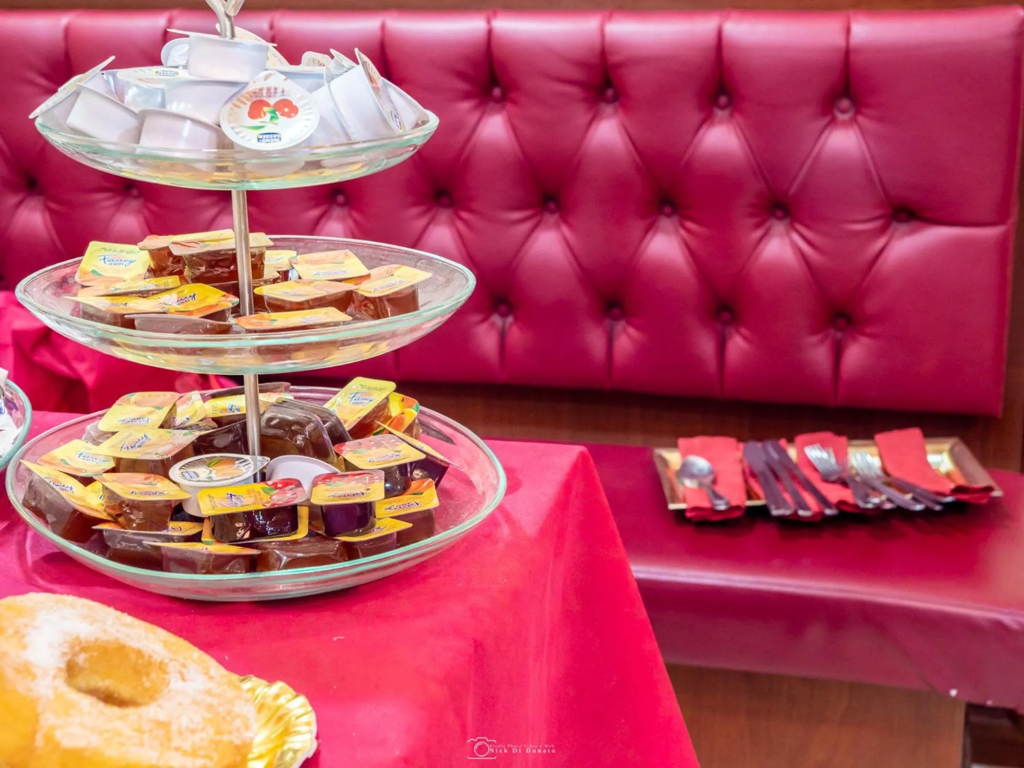 Food and drinks in Hotel Suite Caesar