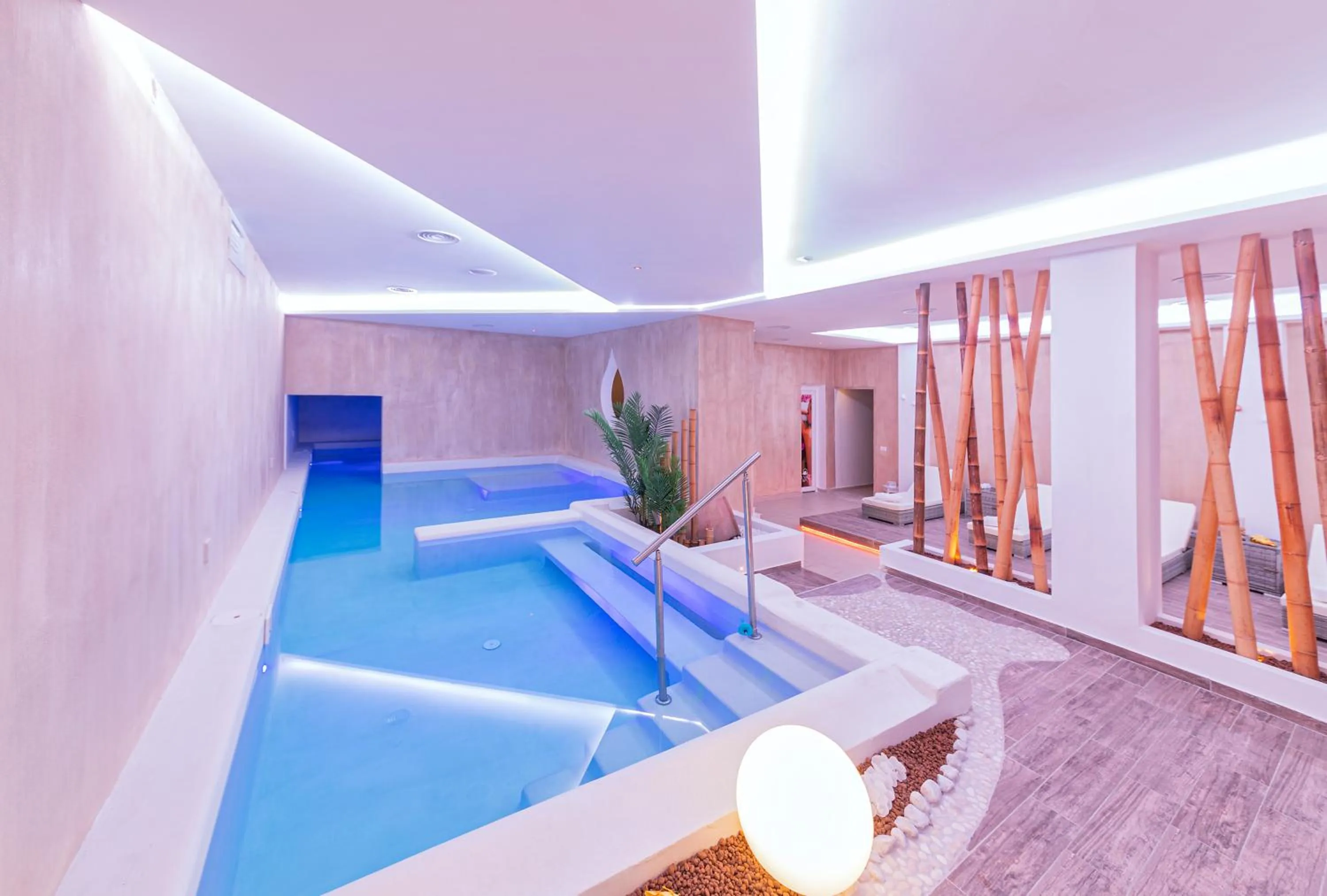 Spa and wellness centre/facilities in Royal Sunset Hotel