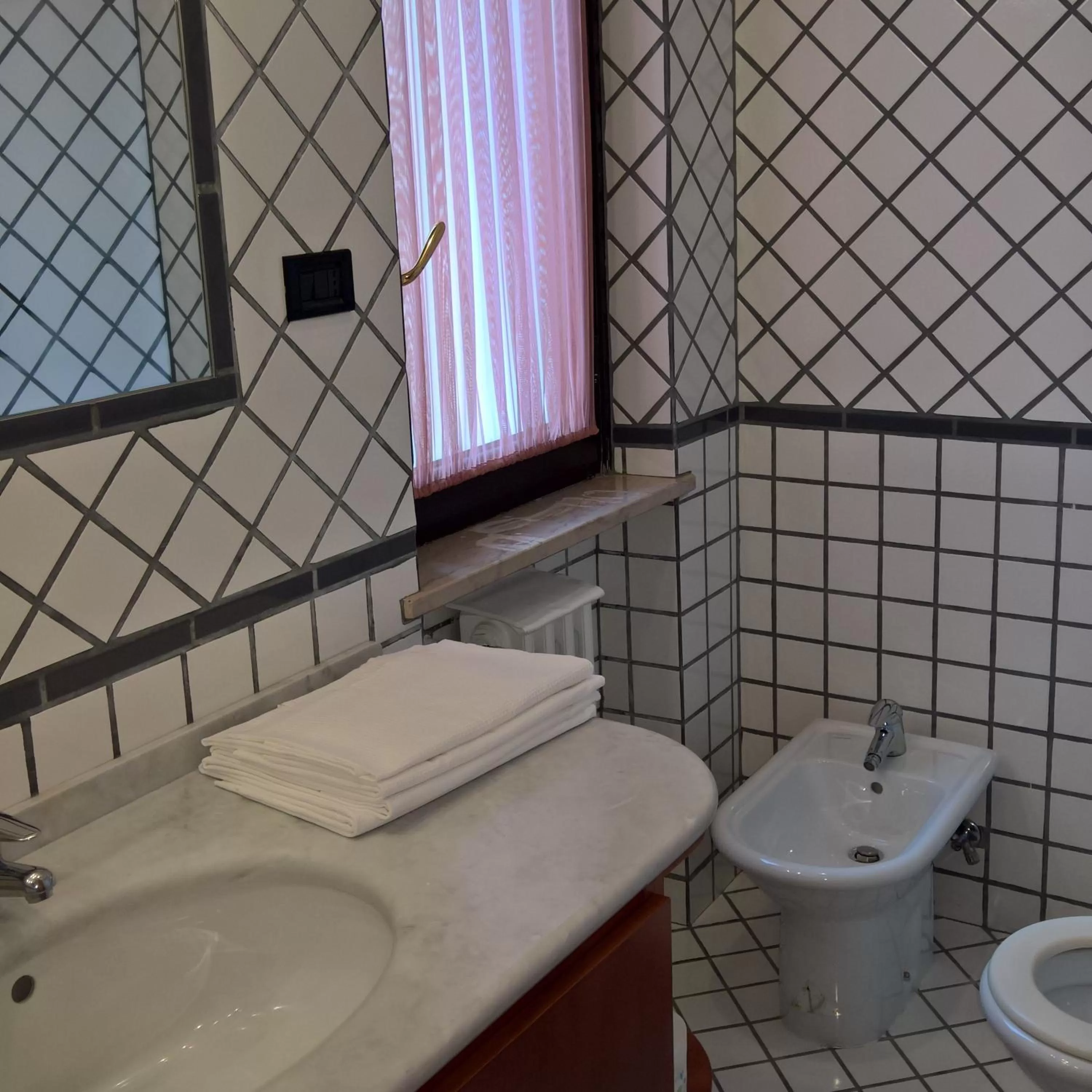 Bathroom in Hotel La Rotonda