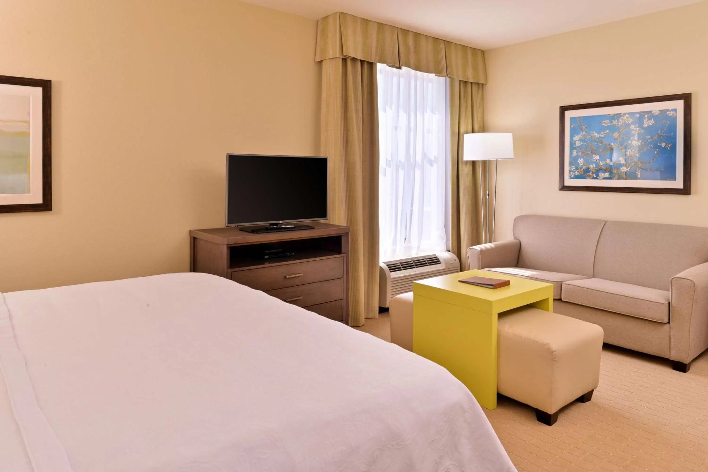 Bedroom, Bed in Homewood Suites by Hilton Houma