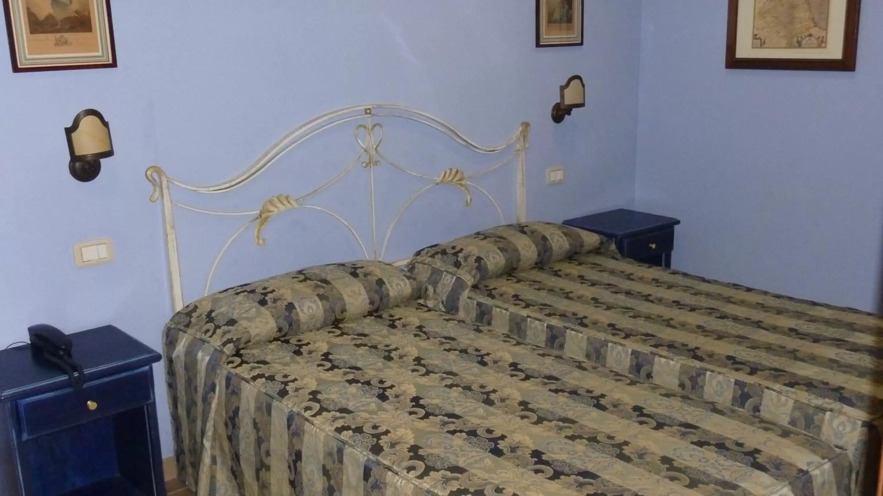 Economy Double Room in Hotel Il Tiglio Economy Double Room in Hotel Il Tiglio