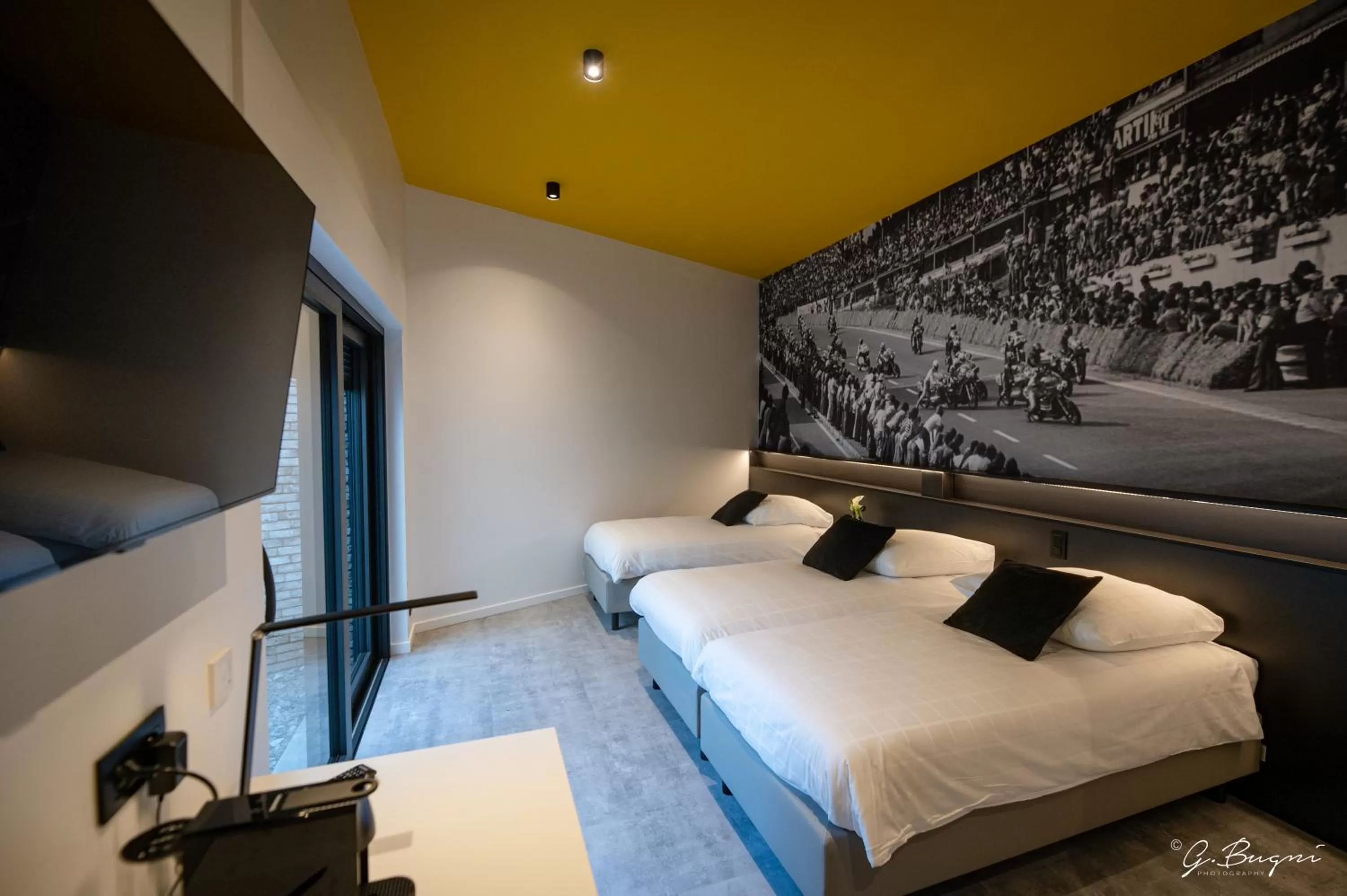 Bed in Boutique Hôtel, La Cour de la Reine, Rooftop & Bistronomique Restaurant