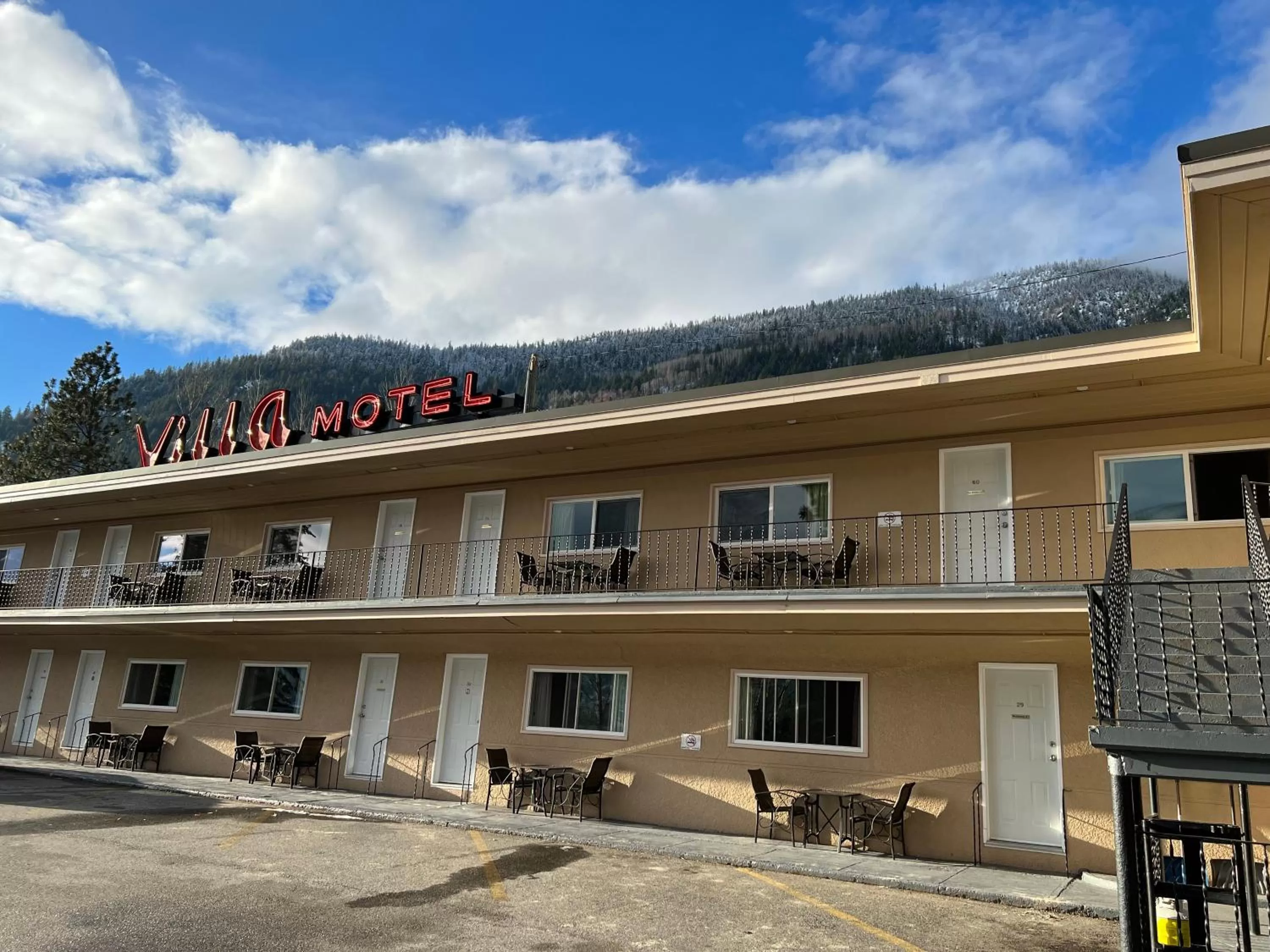 Property building in Villa Motel