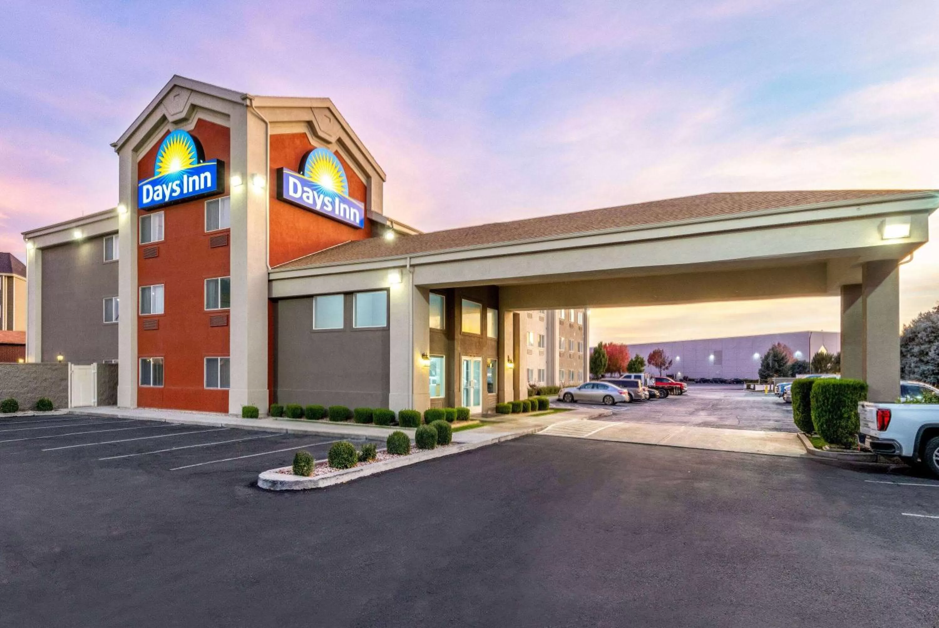 Property building in Days Inn by Wyndham Springville