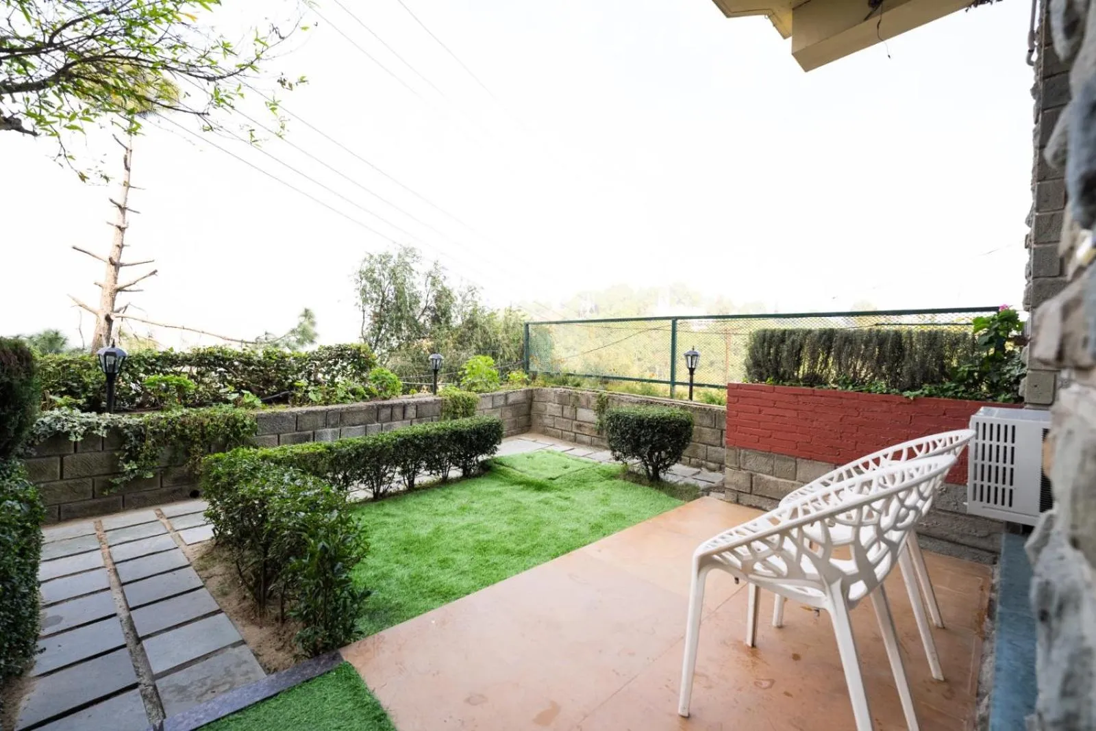 Bedroom in Kasauli Castle Resort