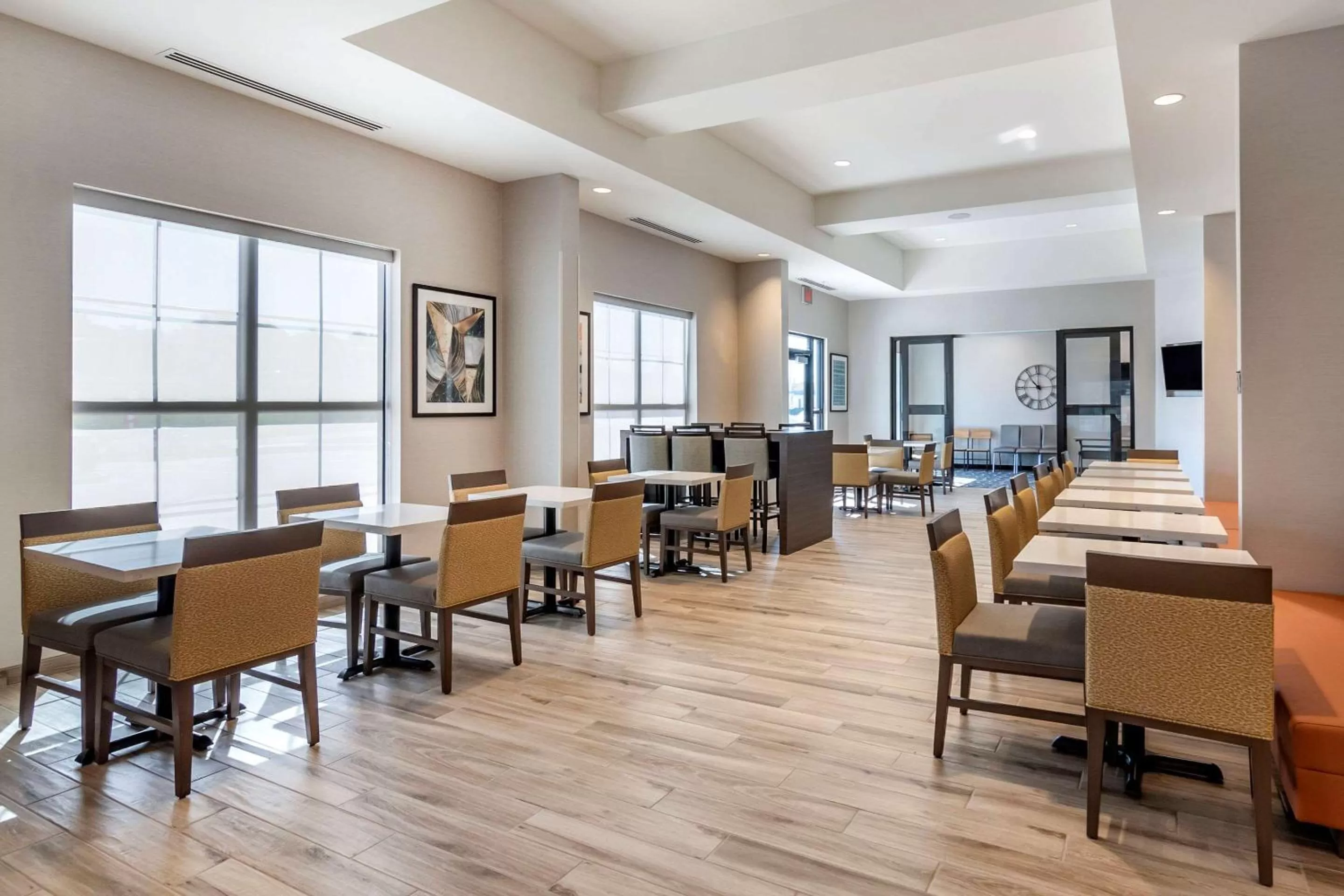 Restaurant/places to eat in Comfort Suites Grandview - Kansas City