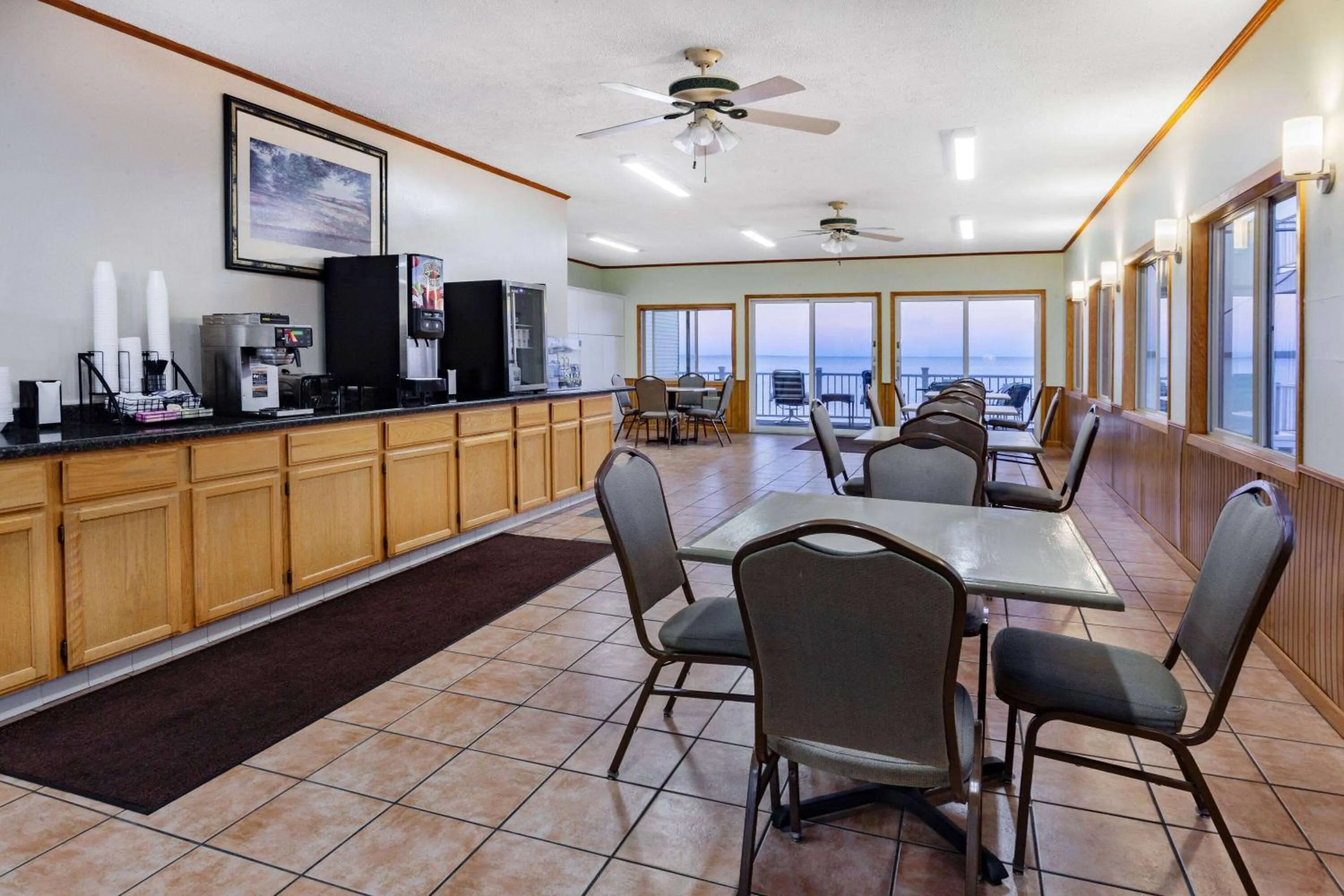 Coffee/tea facilities in Days Inn & Suites by Wyndham St. Ignace Lakefront