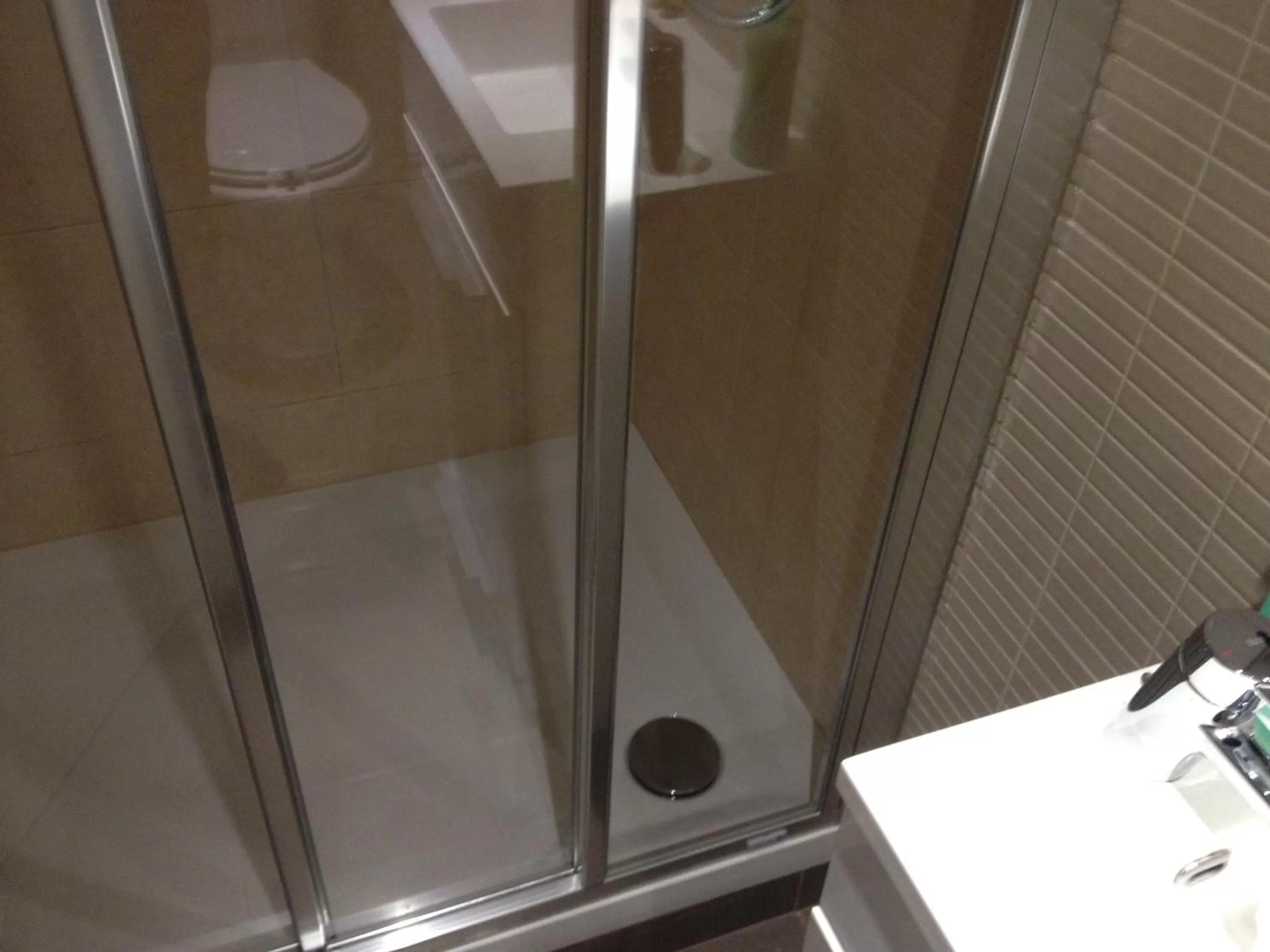 Shower in MD Modern Hotel - Jardines