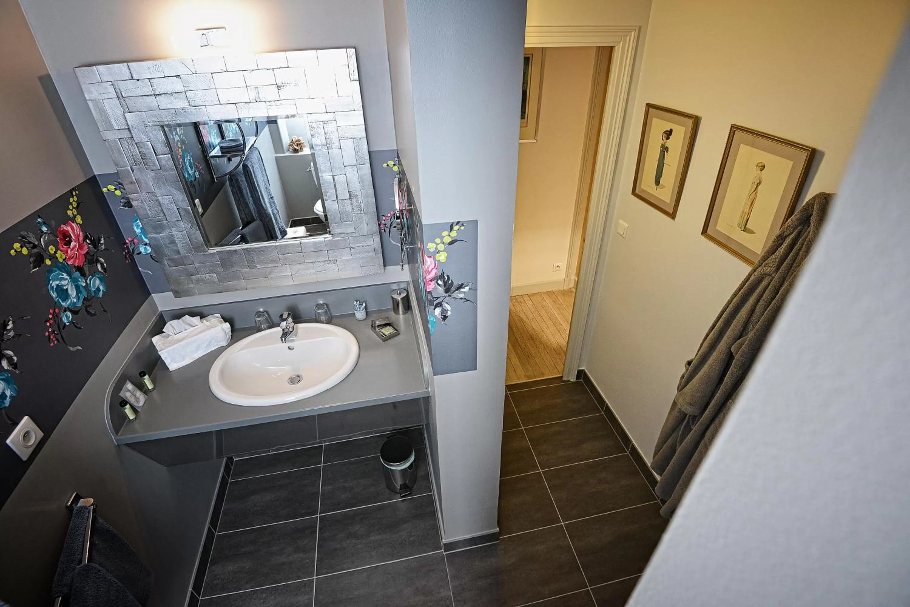 Bathroom in Hotel Le Clos Raymi