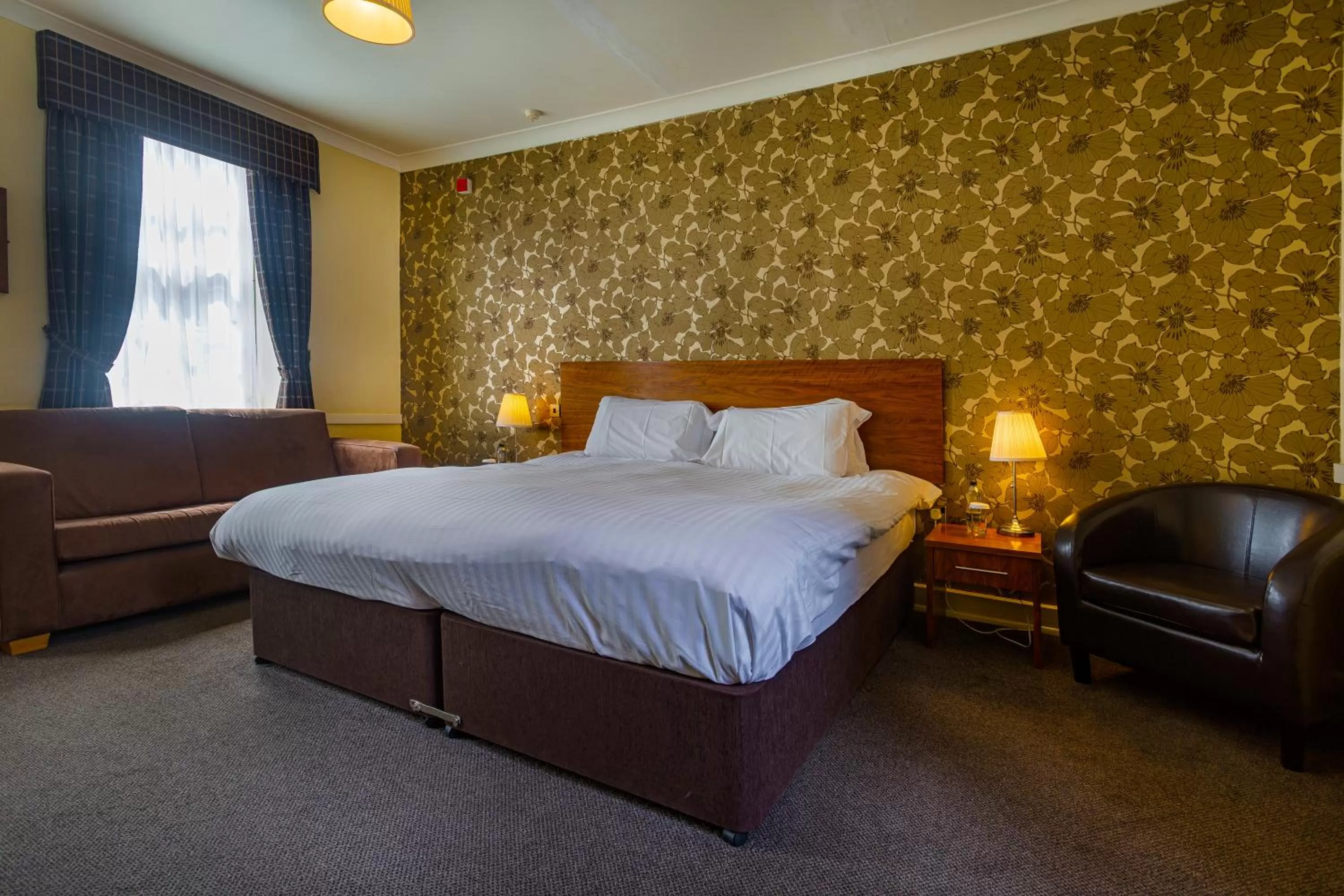 Bedroom, Bed in The White Hart Hotel, Boston, Lincolnshire - The Coaching Inn Group
