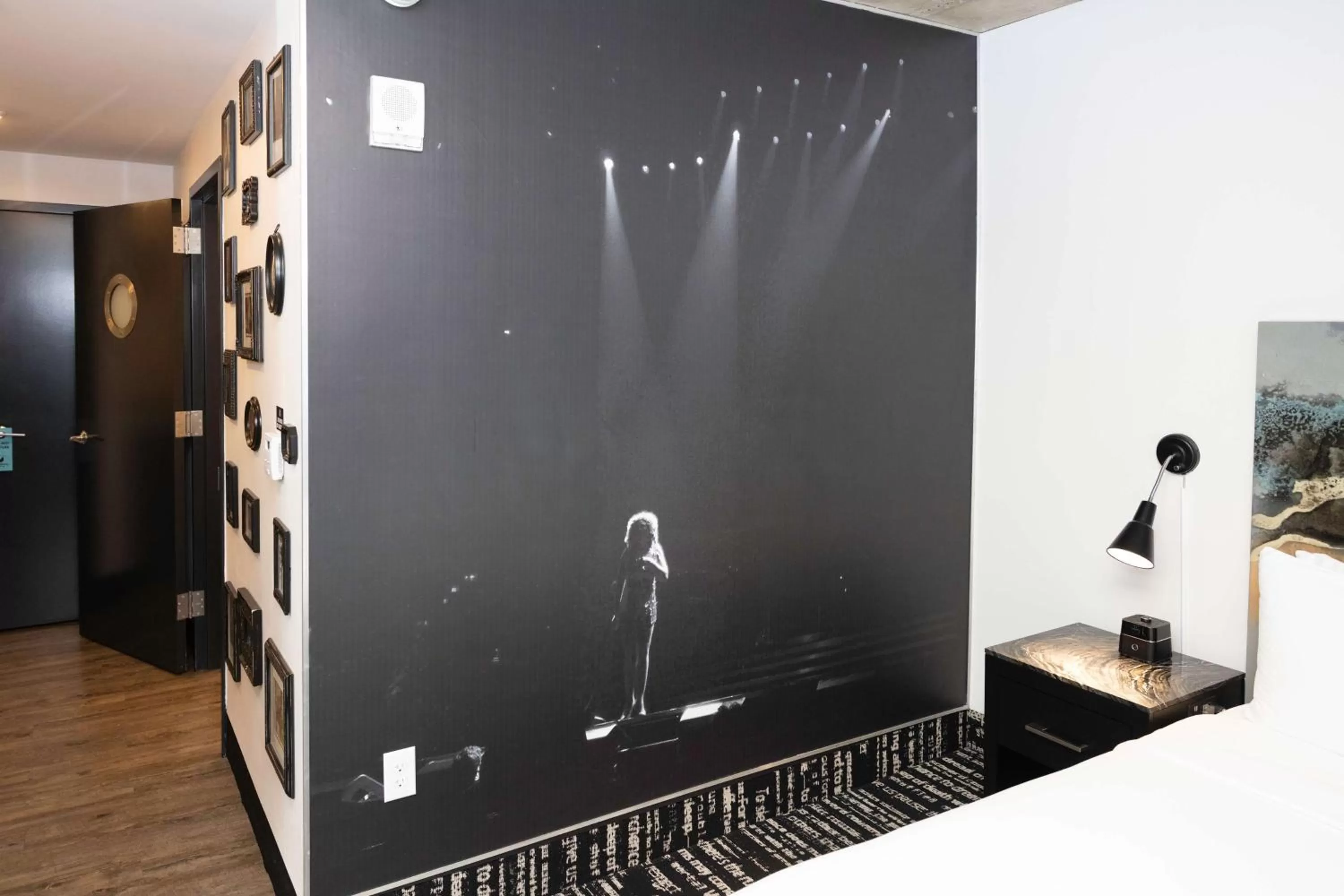 Bed in Lorenzo Hotel Dallas, Tapestry Collection by Hilton