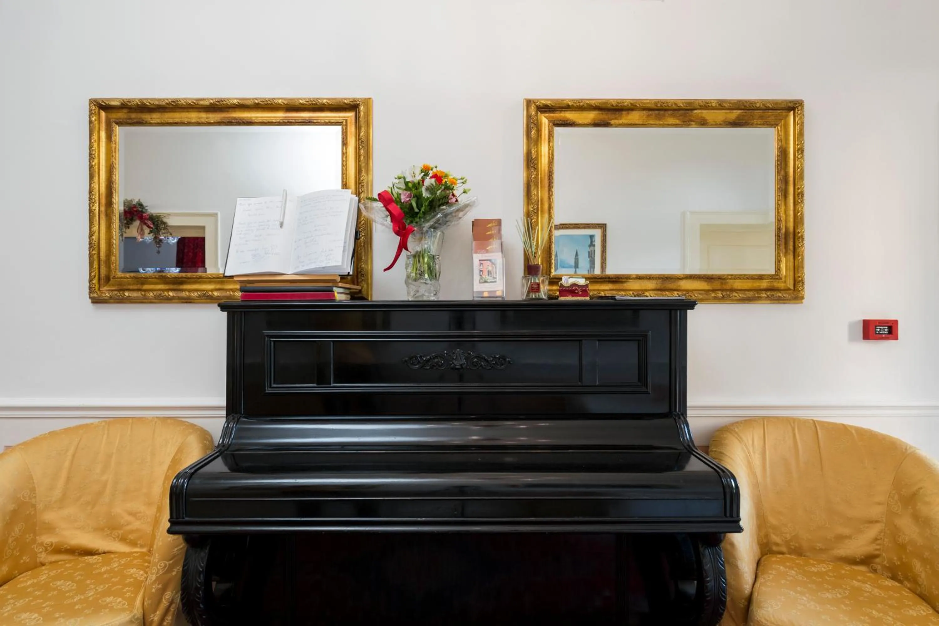 Lobby or reception in Villa Casanova