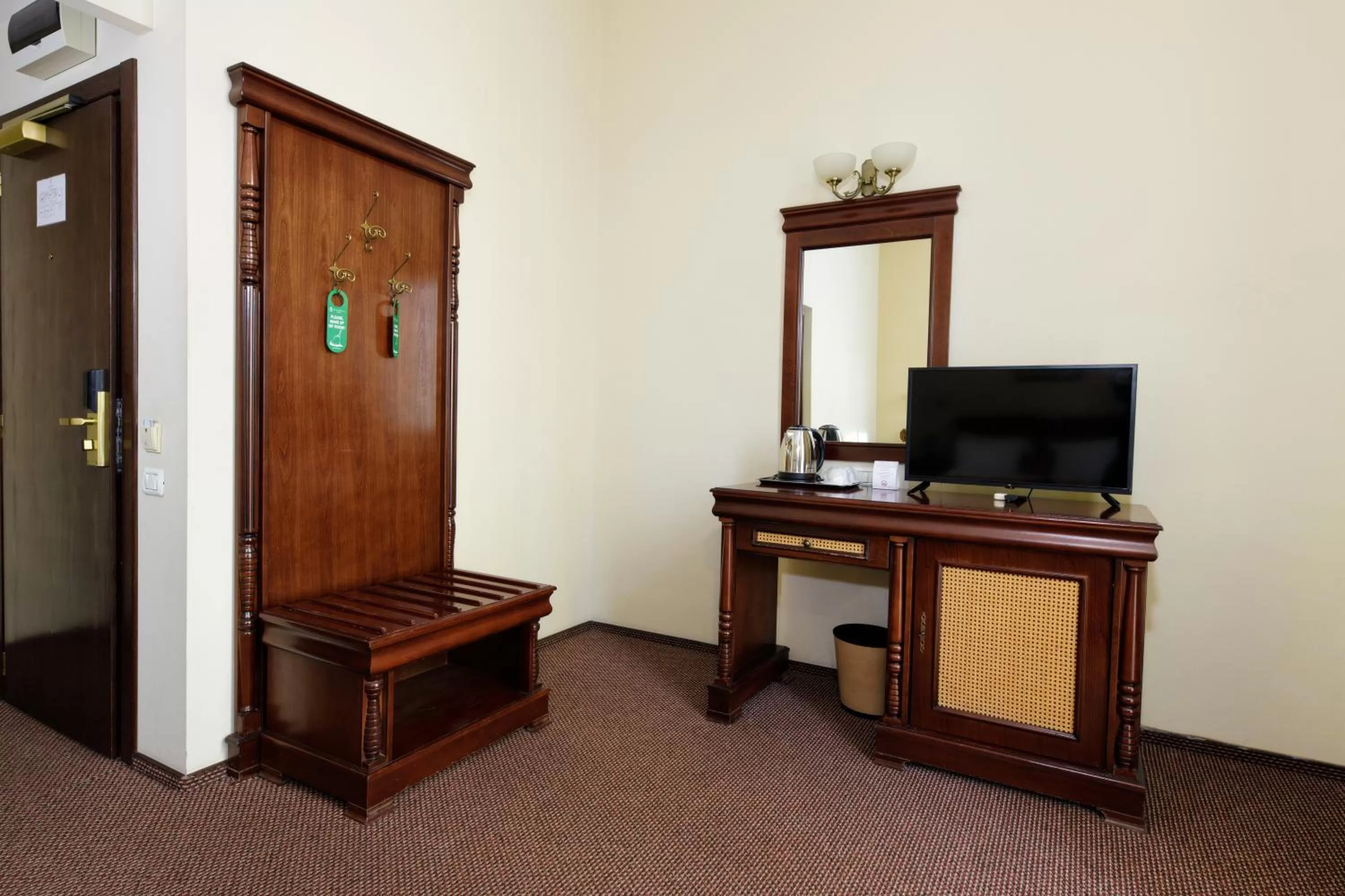 TV and multimedia in Atrium Hotel Ateneu City Center