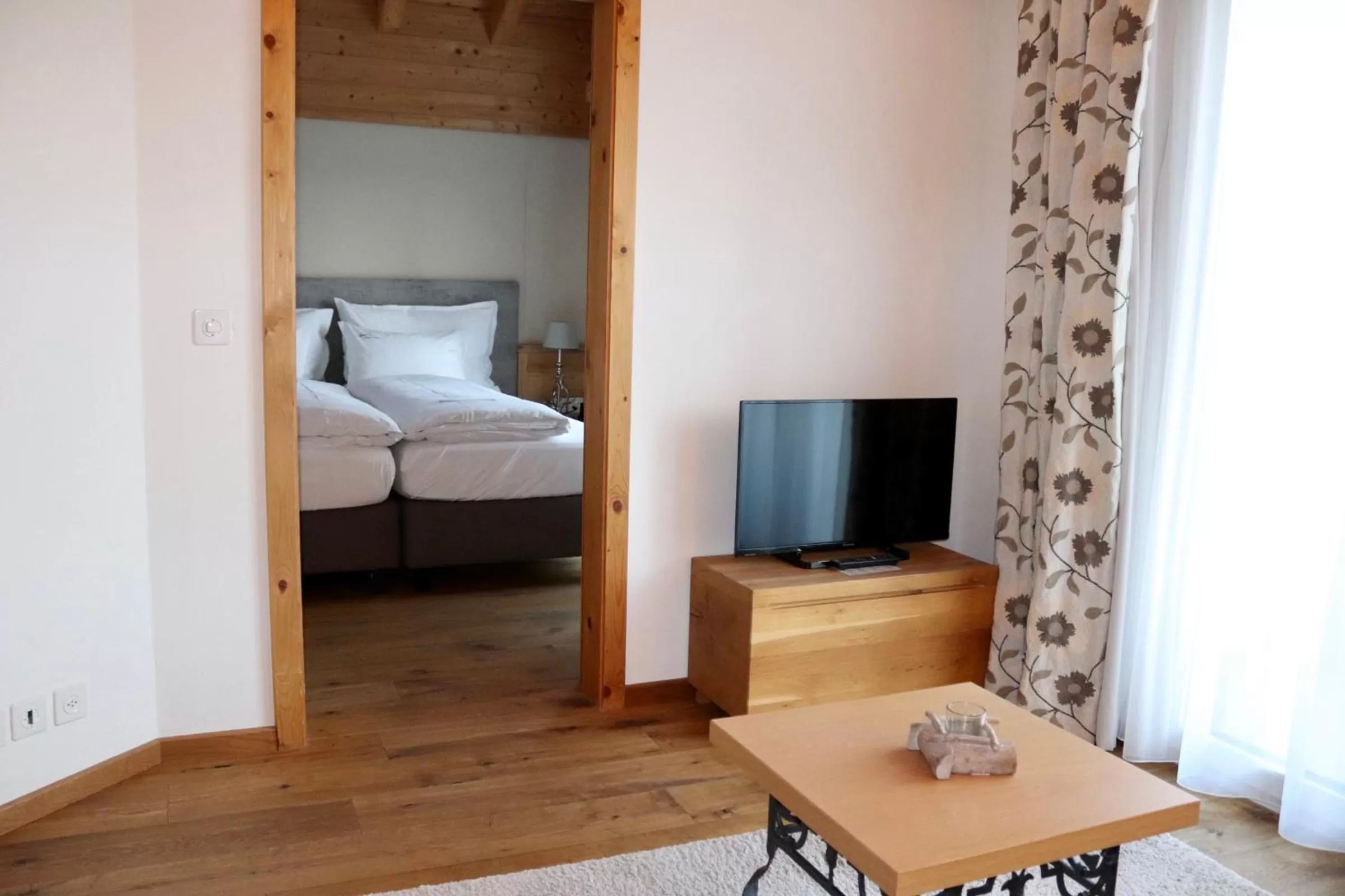 TV and multimedia, Bed in Hotel Spescha