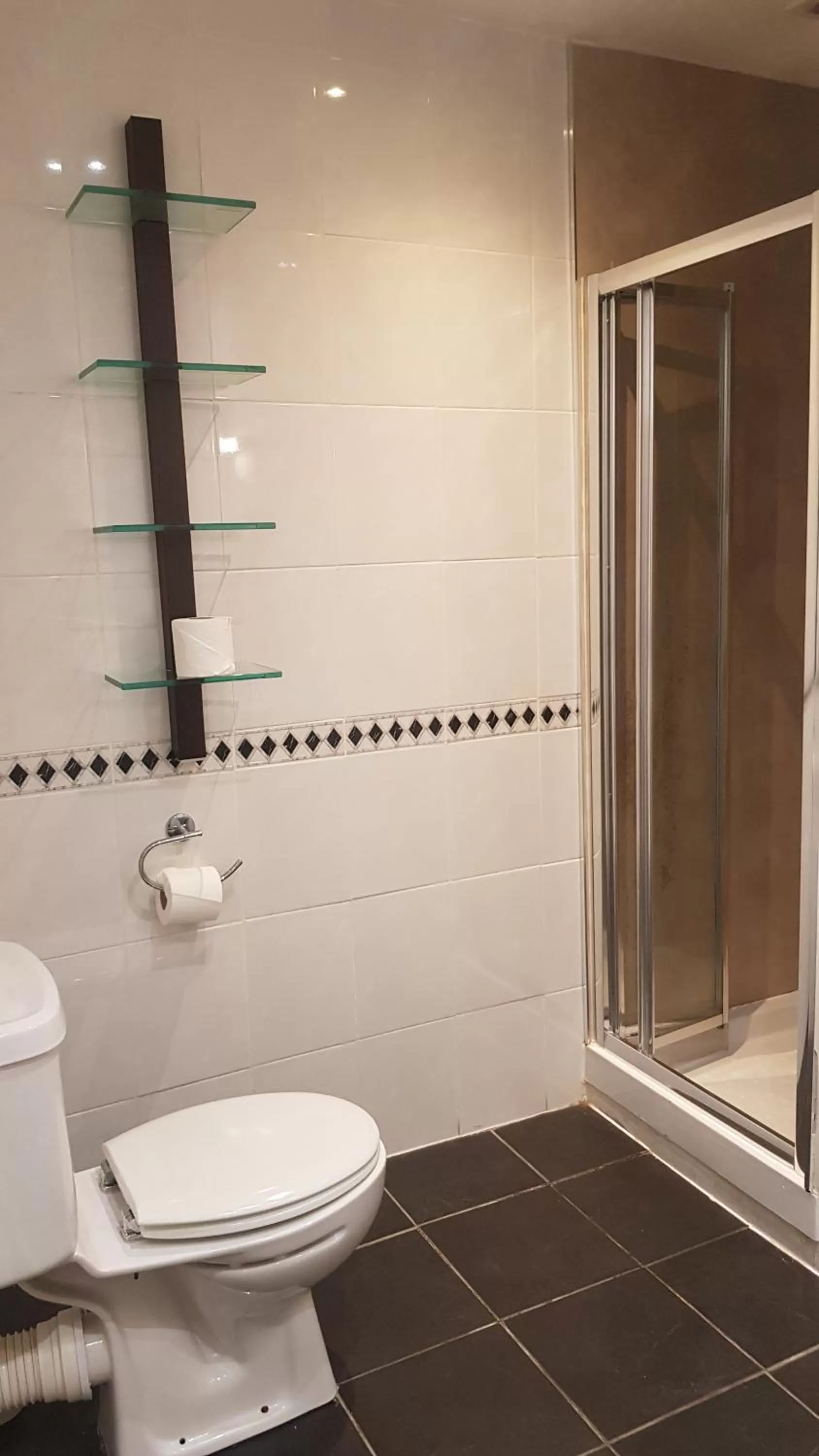 Shower in Aberdeen House