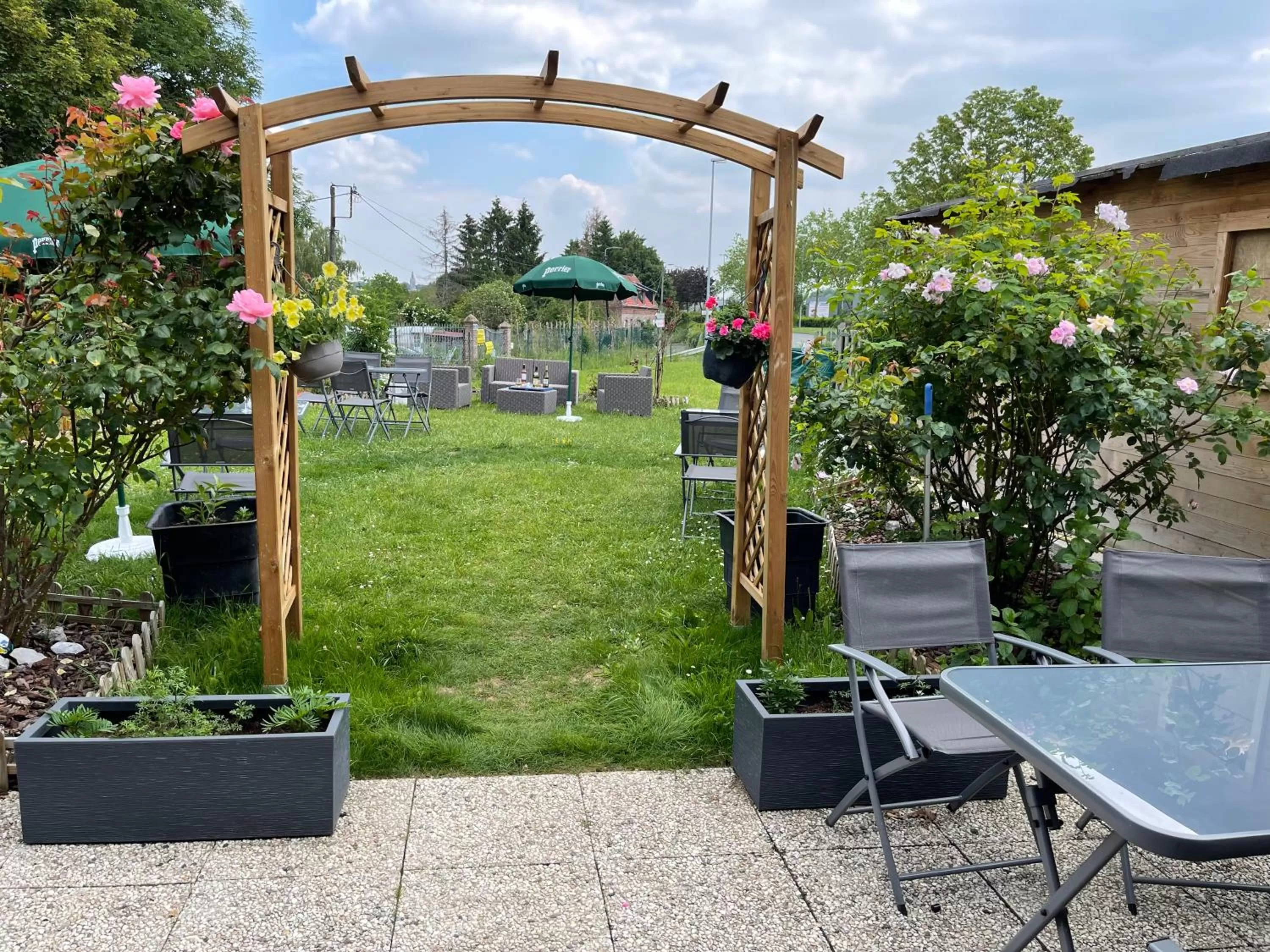 Patio in Kyriad Cambrai