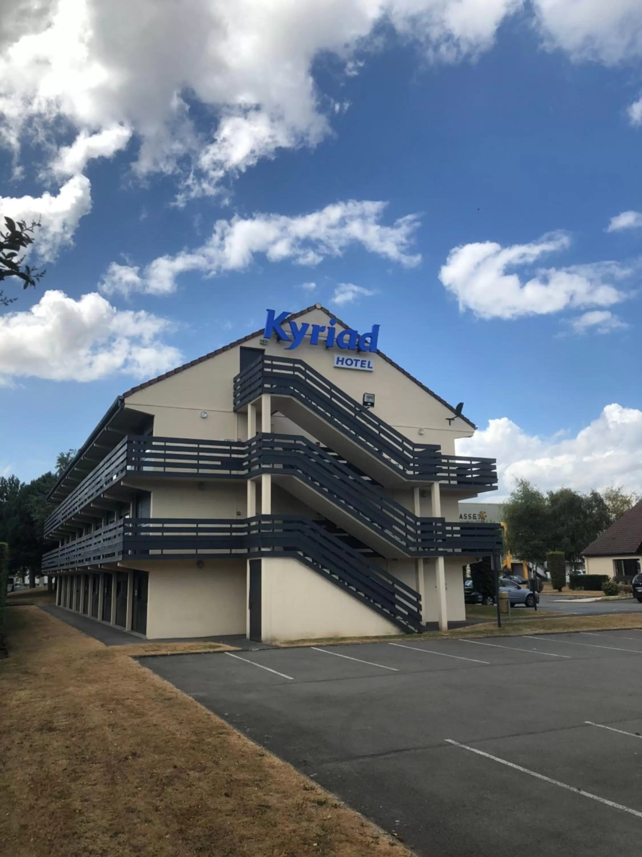 Facade/entrance in Kyriad Lille - Roncq