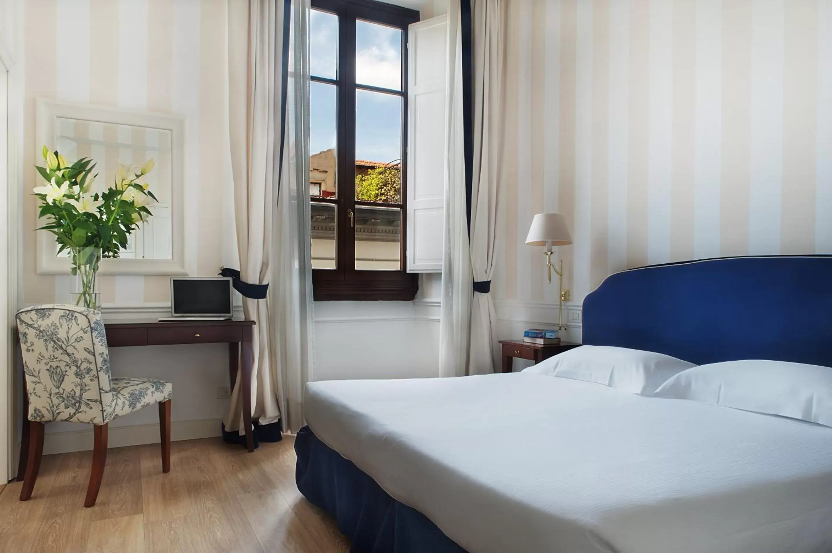 Classic Double Room or Twin Room - single occupancy in FH55 Hotel Calzaiuoli Classic Double Room or Twin Room - single occupancy in FH55 Hotel Calzaiuoli