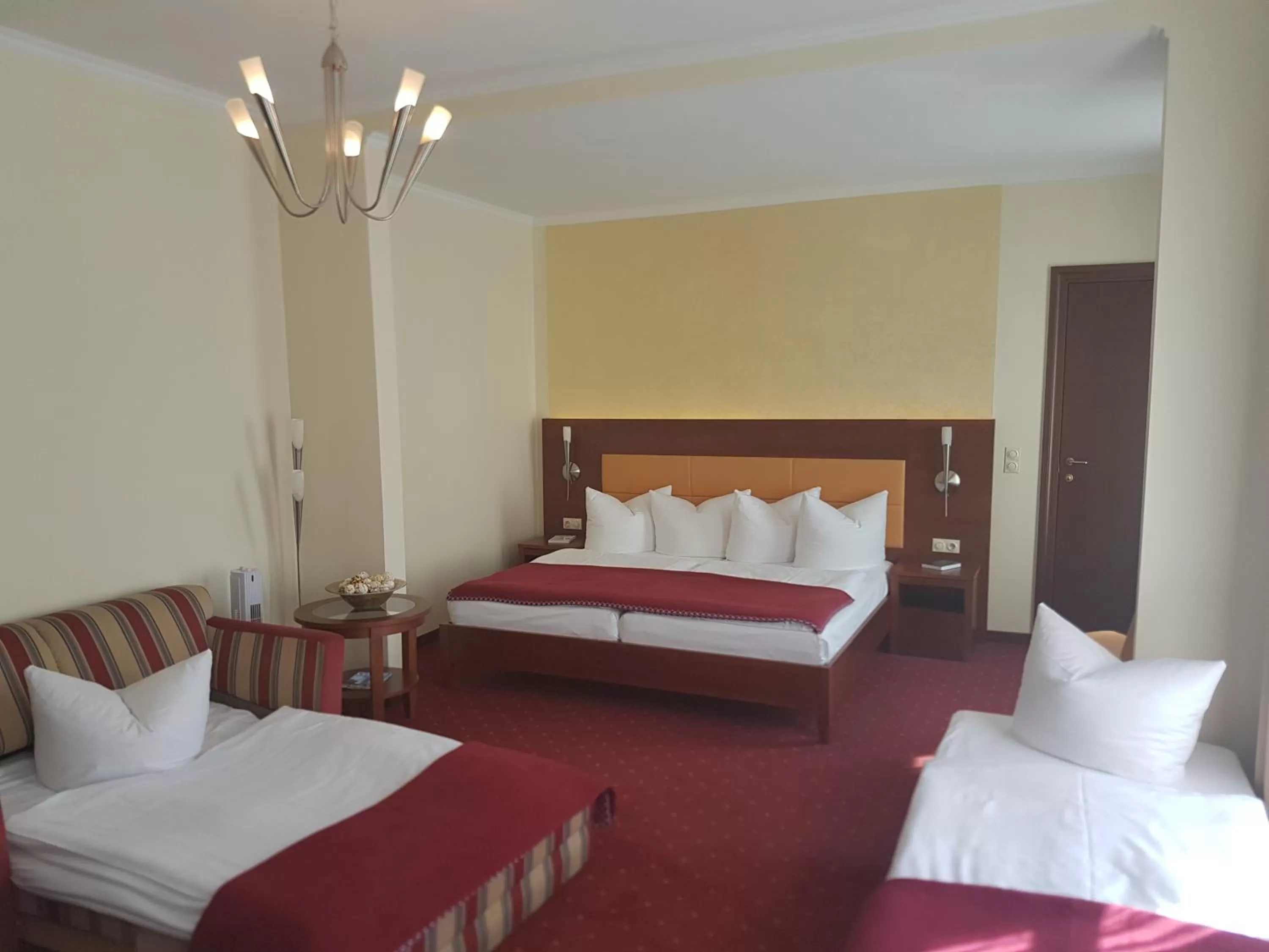 Photo of the whole room, Bed in Hotel Arena City