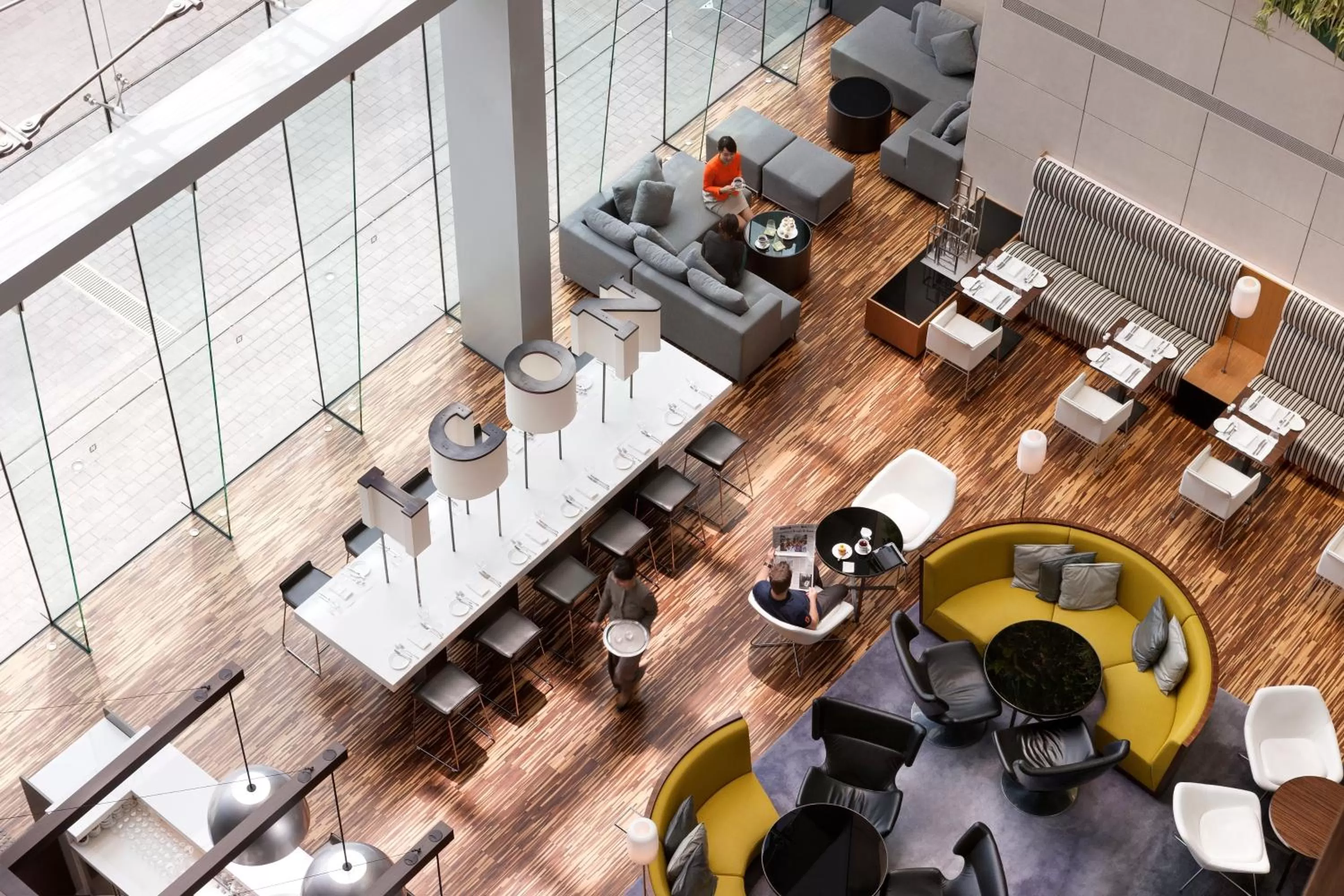 Restaurant/places to eat in Hotel ICON