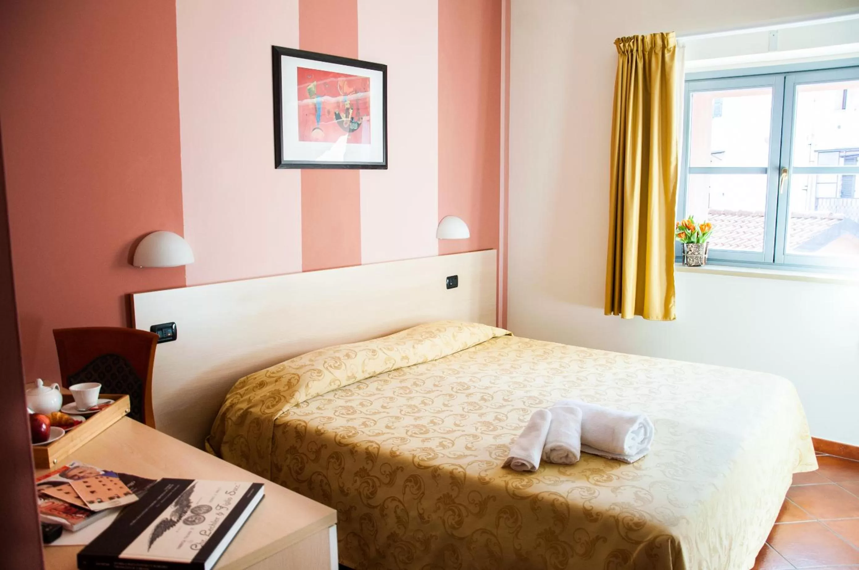 Bedroom, Bed in Lizard Hotel