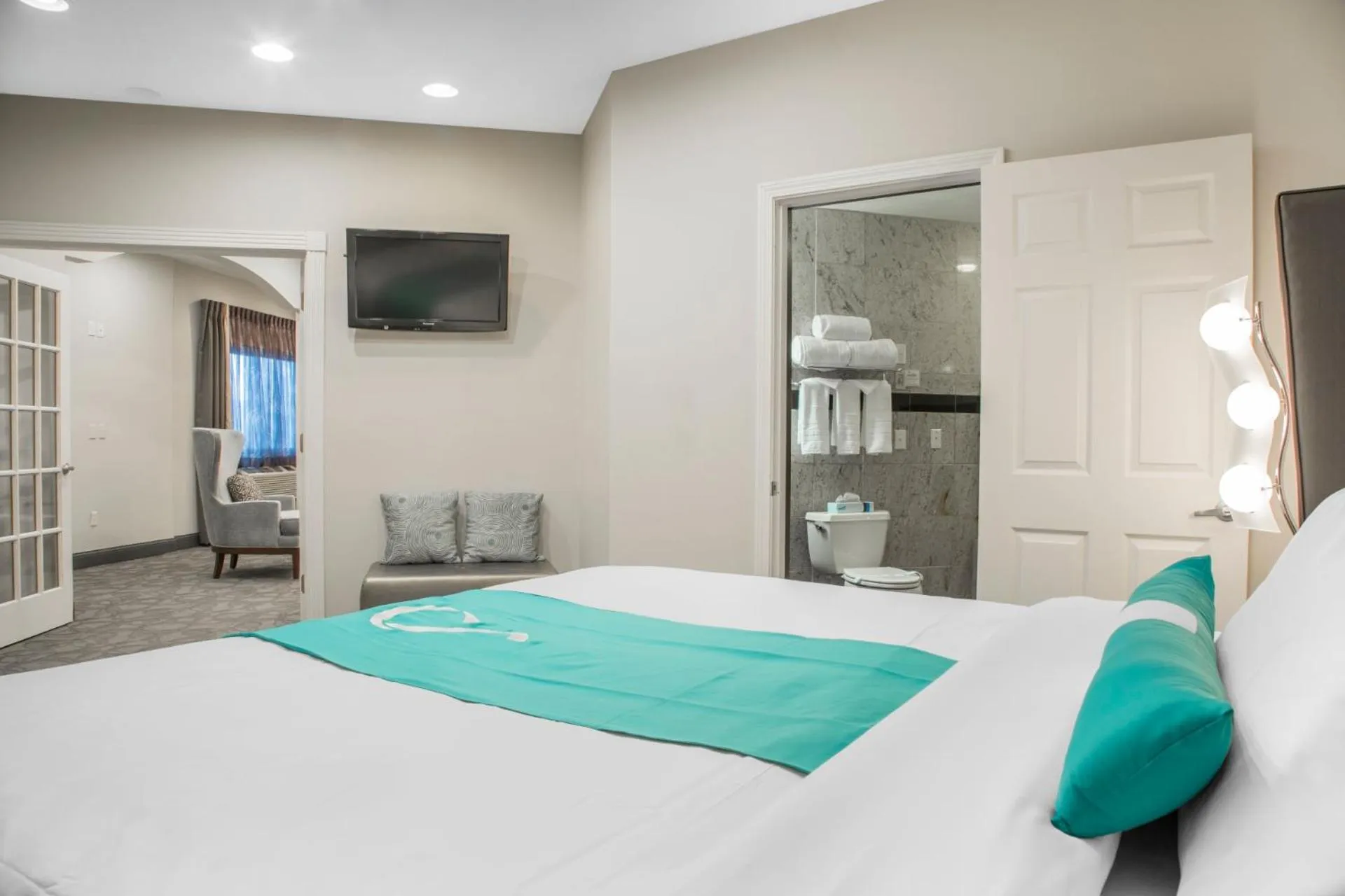 Bedroom in Aqua Blue Hotel