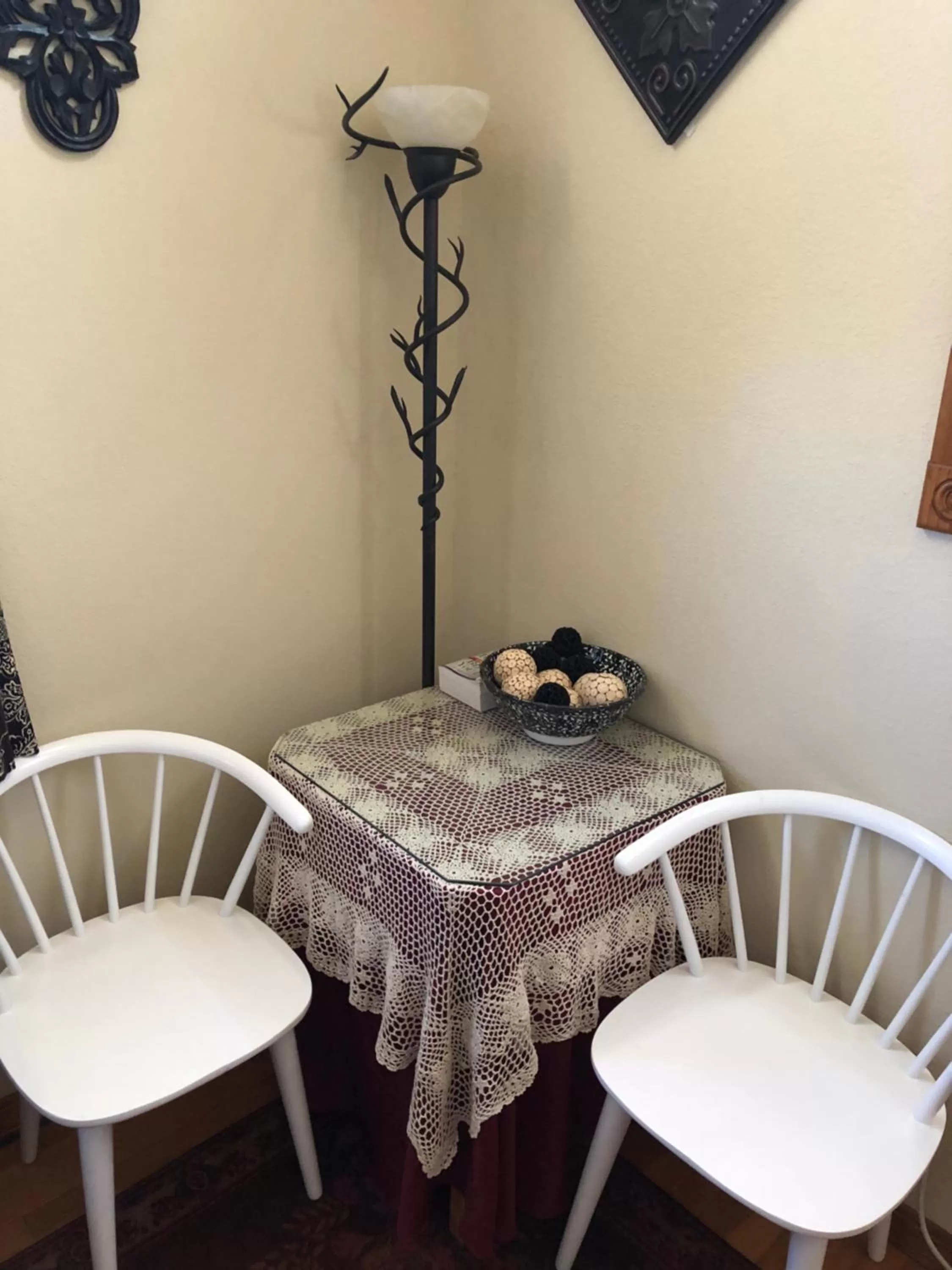 Seating area in All Seasons Inn