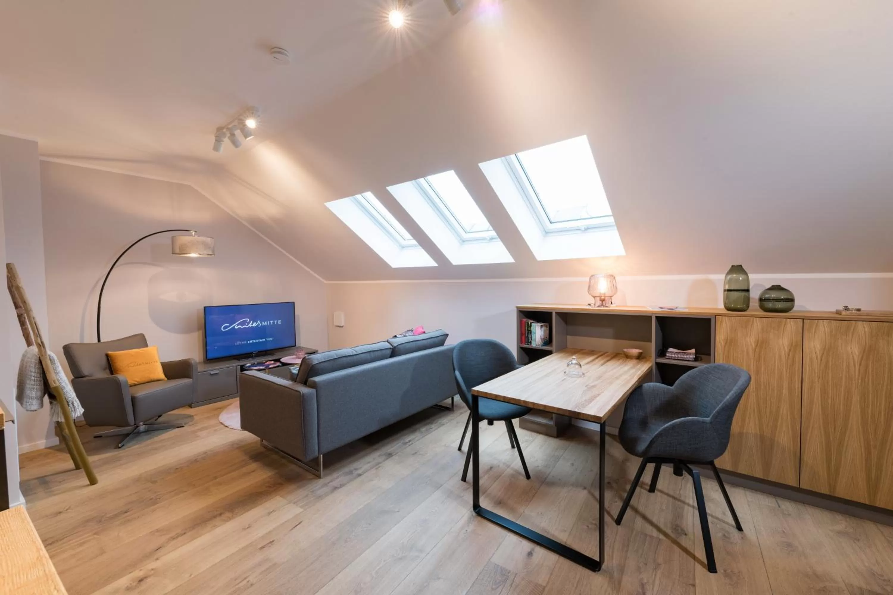 TV and multimedia in Suites MITTE - Aparthotel