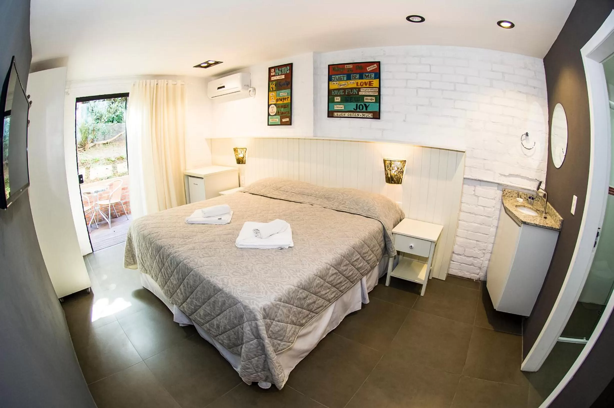 Bedroom, Bed in Pousada Canto da Vigia