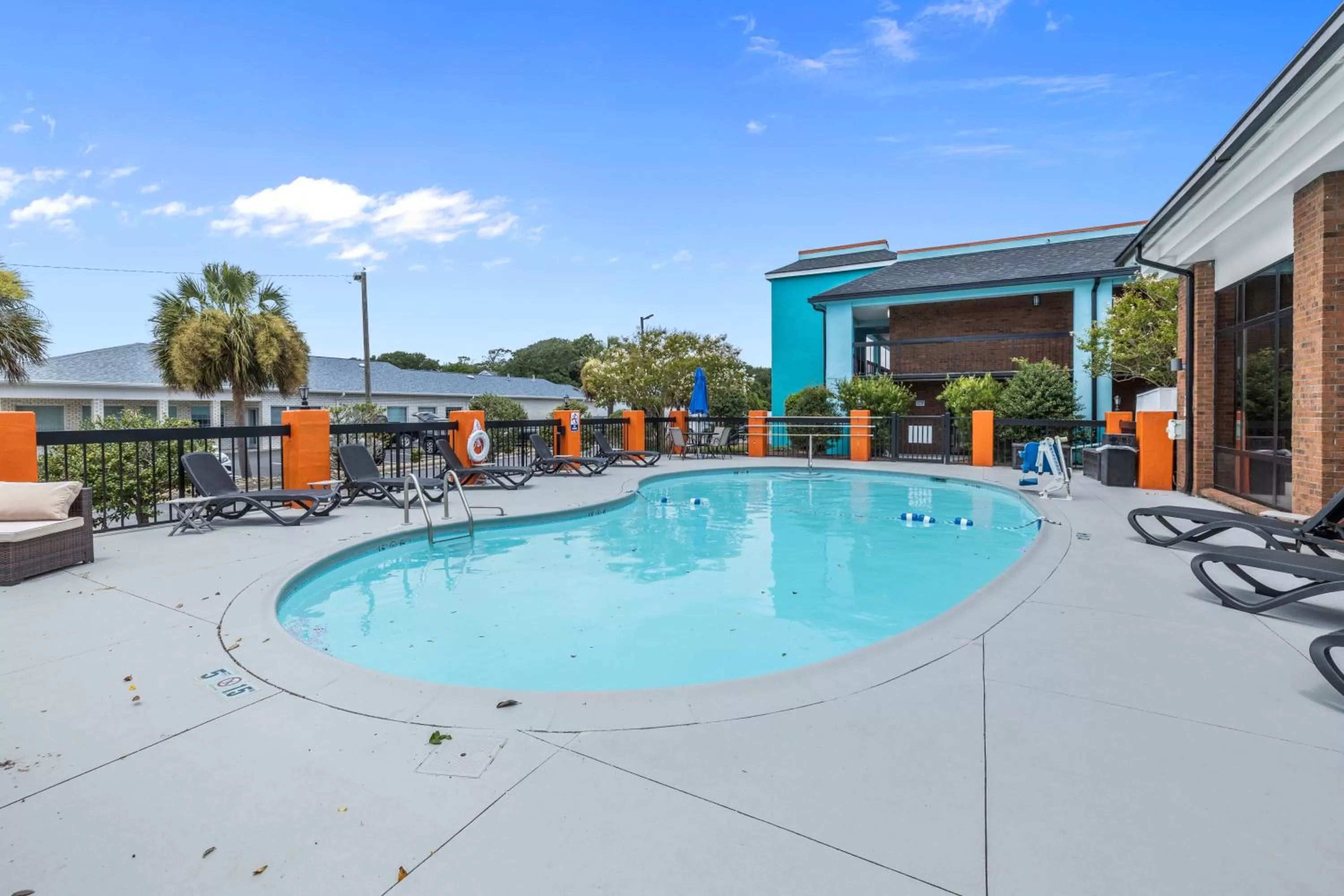 Swimming pool in Garnet Inn & Suites, Morehead City near Atlantic Beach