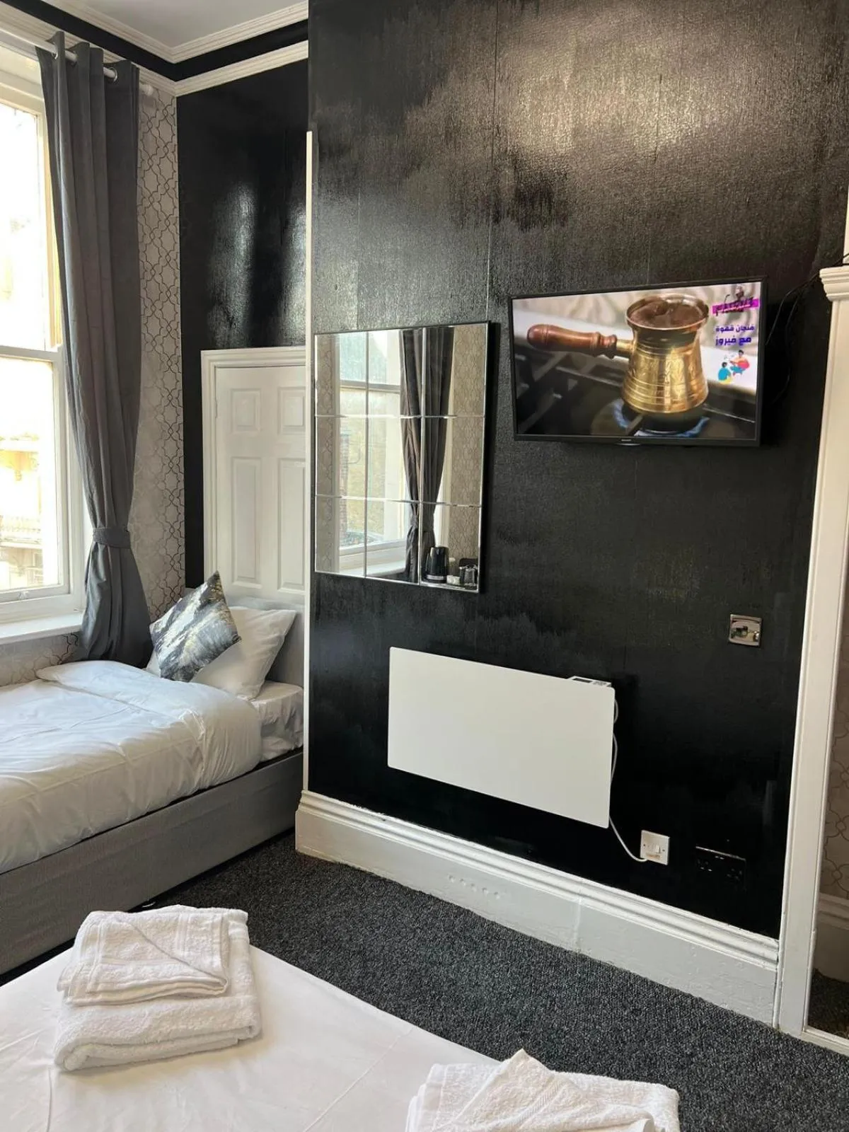 Bedroom in OYO Marine Parade Hotel, Eastbourne Pier