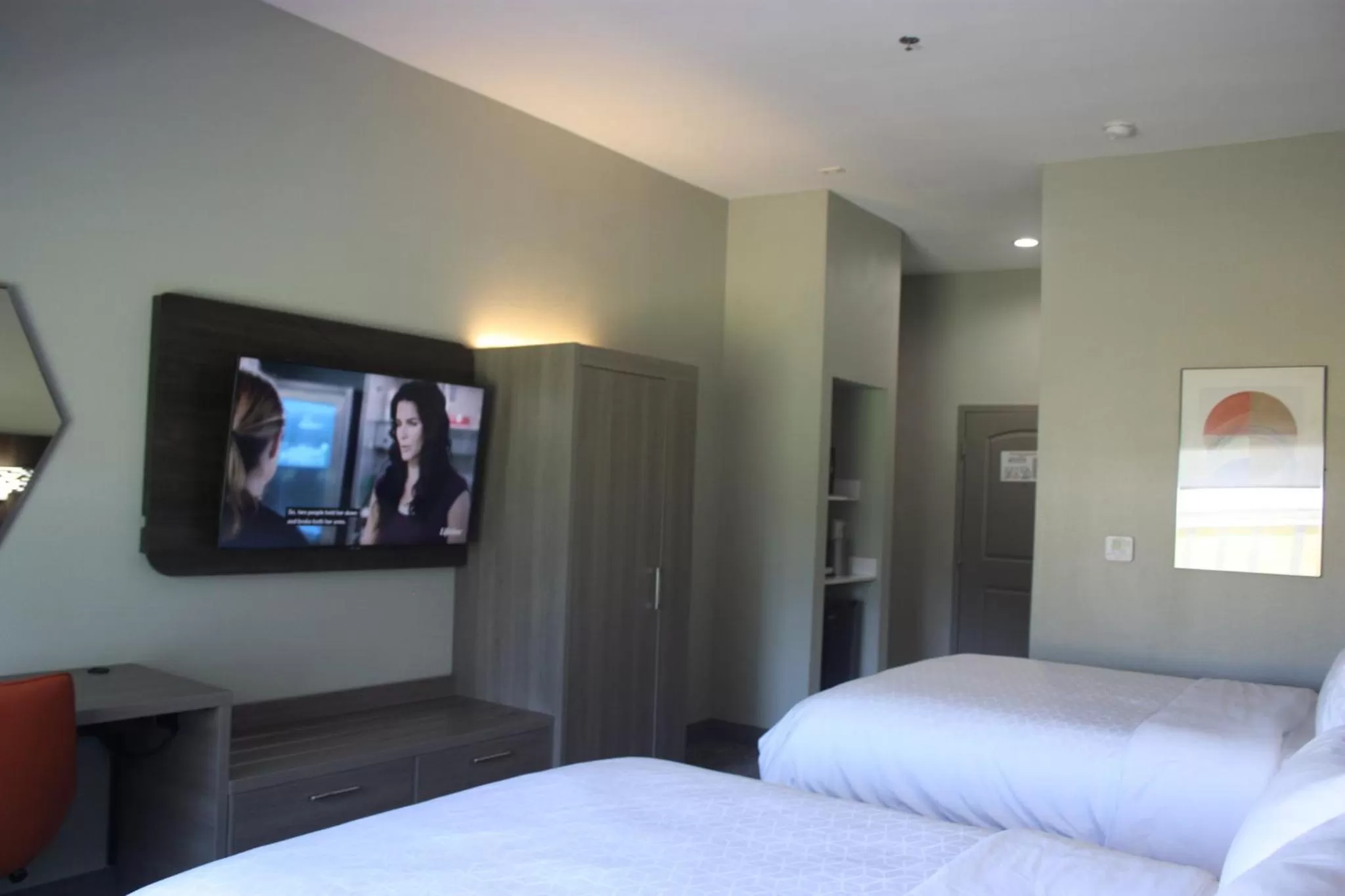 Photo of the whole room, Bed in Holiday Inn Express Hotel & Suites Shamrock North by IHG
