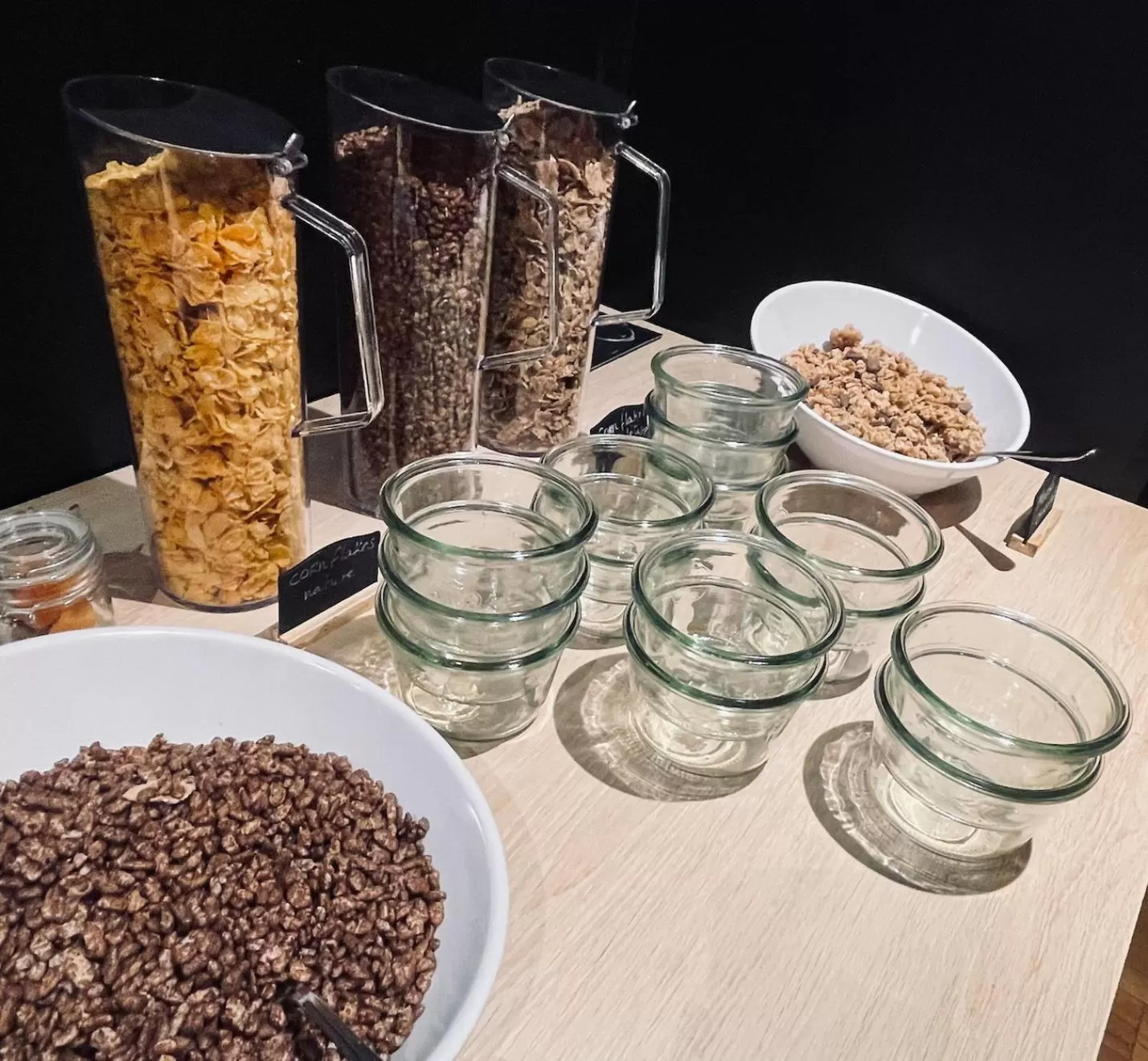 Food and drinks in Sure Hotel by Best Western Bordeaux Lac