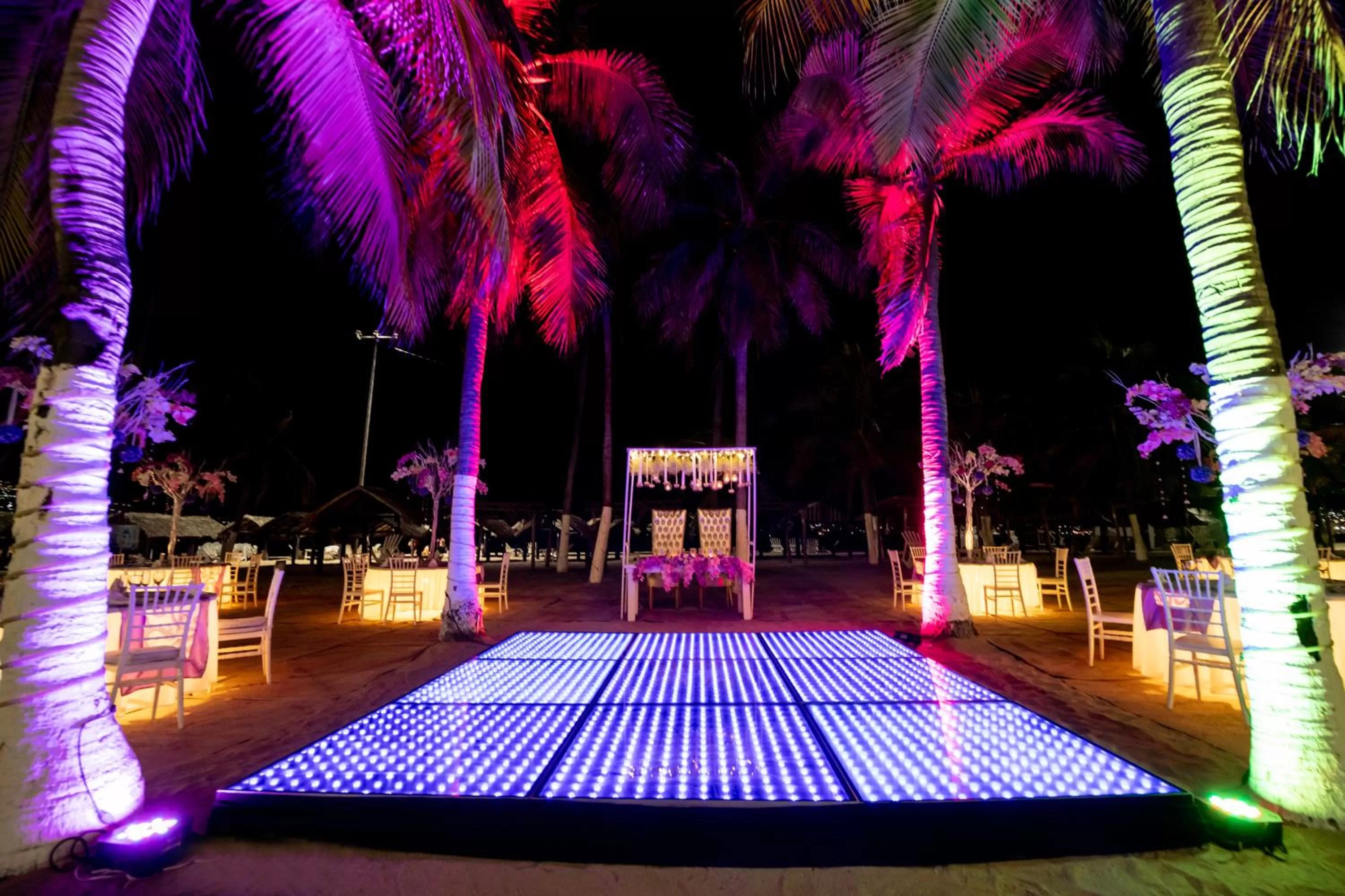 Activities in Emporio Acapulco