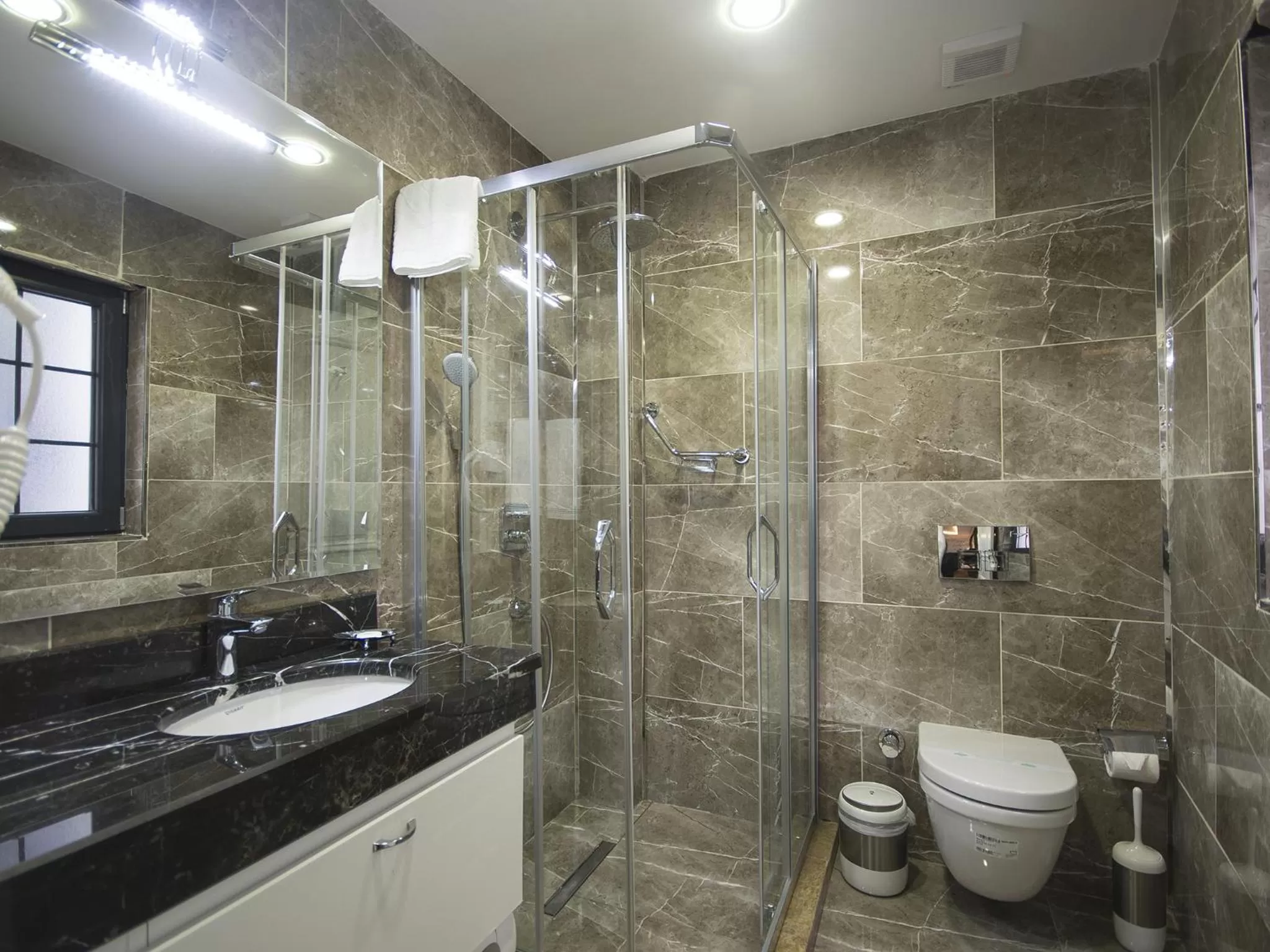 Toilet in Antusa Palace Hotel & Spa