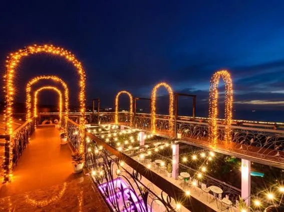 Victoria Phu Quoc hotel Beachfront Night market