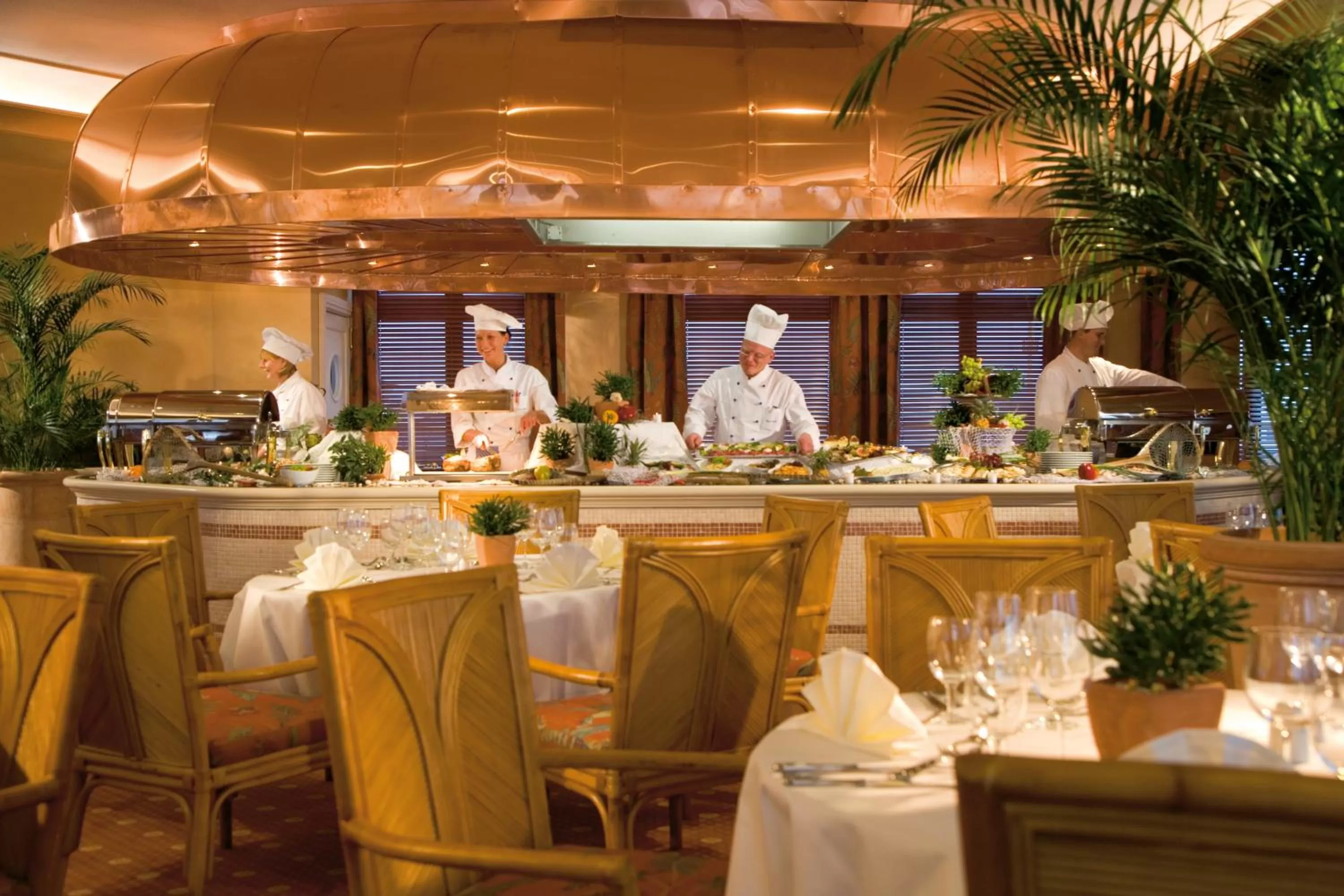 Staff in Yachthafenresidenz Hohe Düne