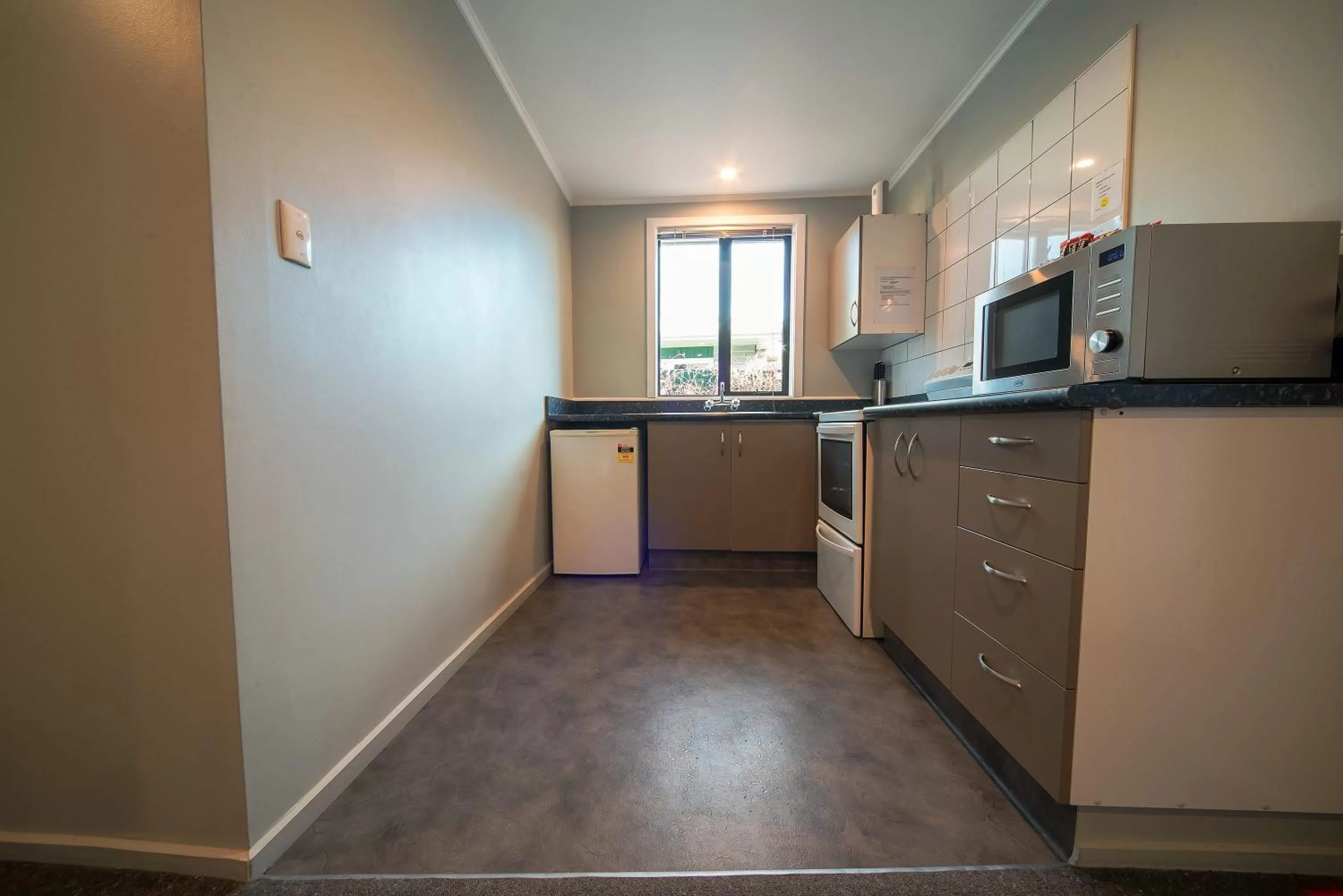 Kitchen or kitchenette in Coronation Park Motels